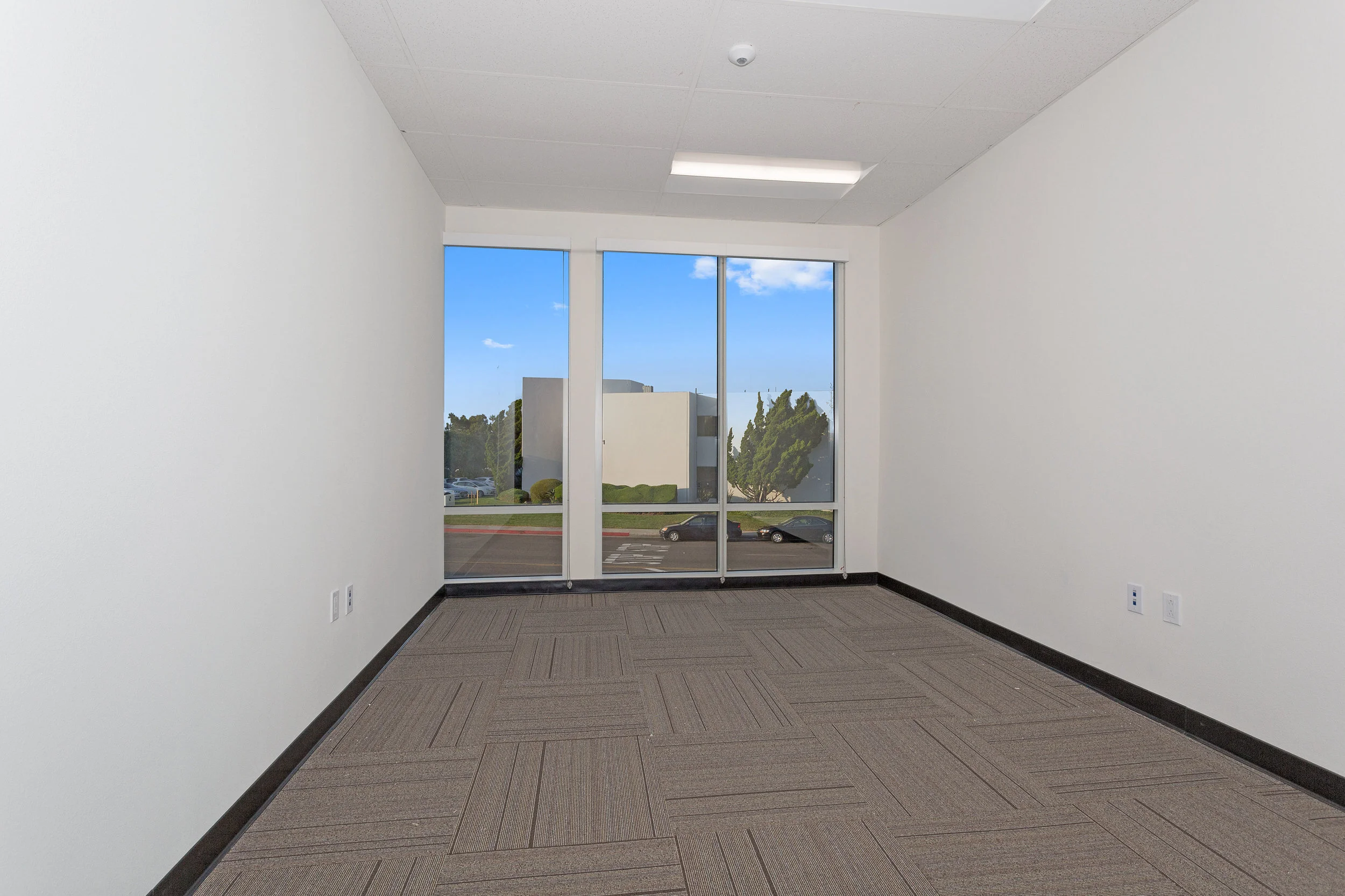 2042_Business_Center_Drive_MLS_HID1144294_ROOM22.jpg