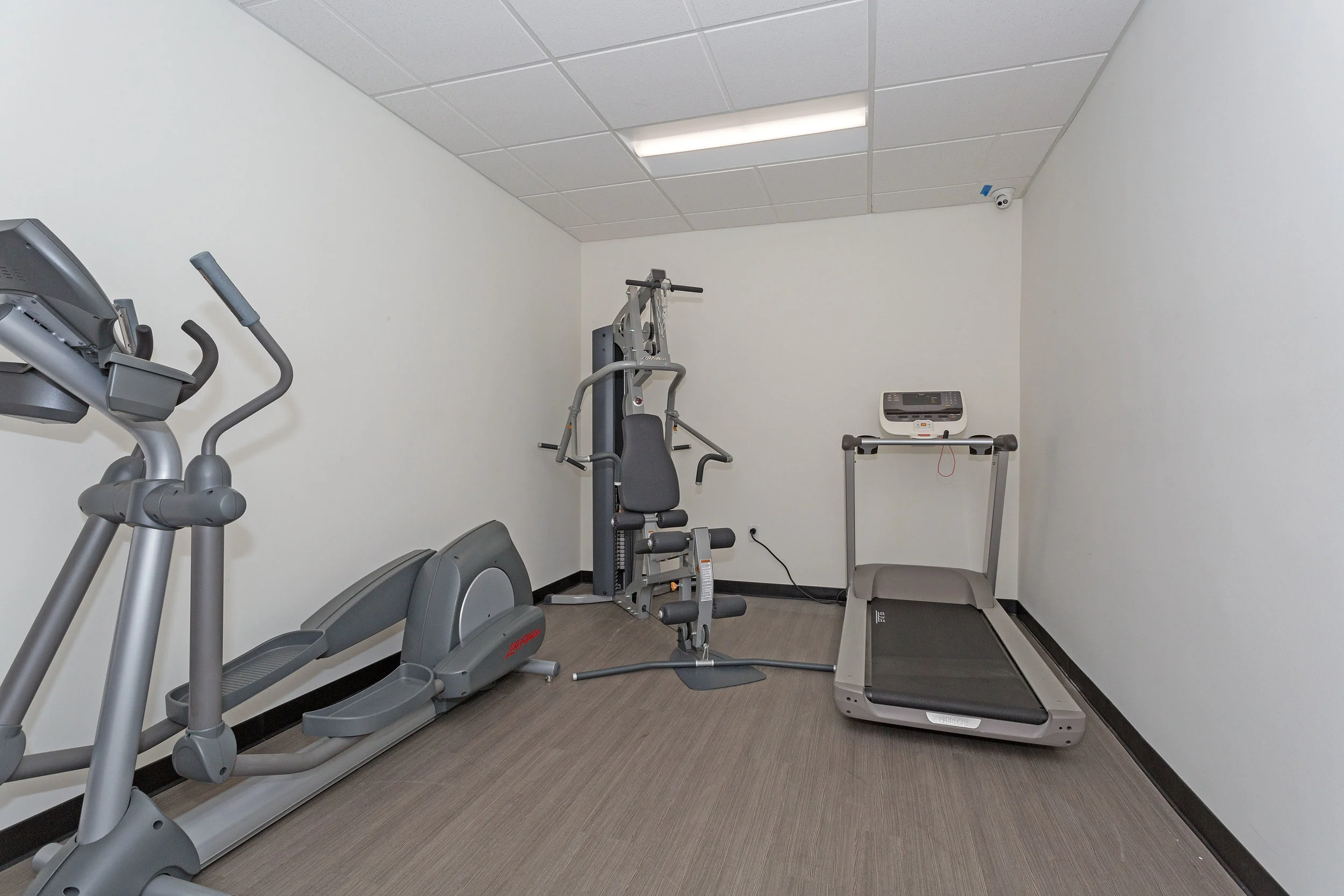 2042_Business_Center_Drive_MLS_HID1144294_ROOM14.jpg