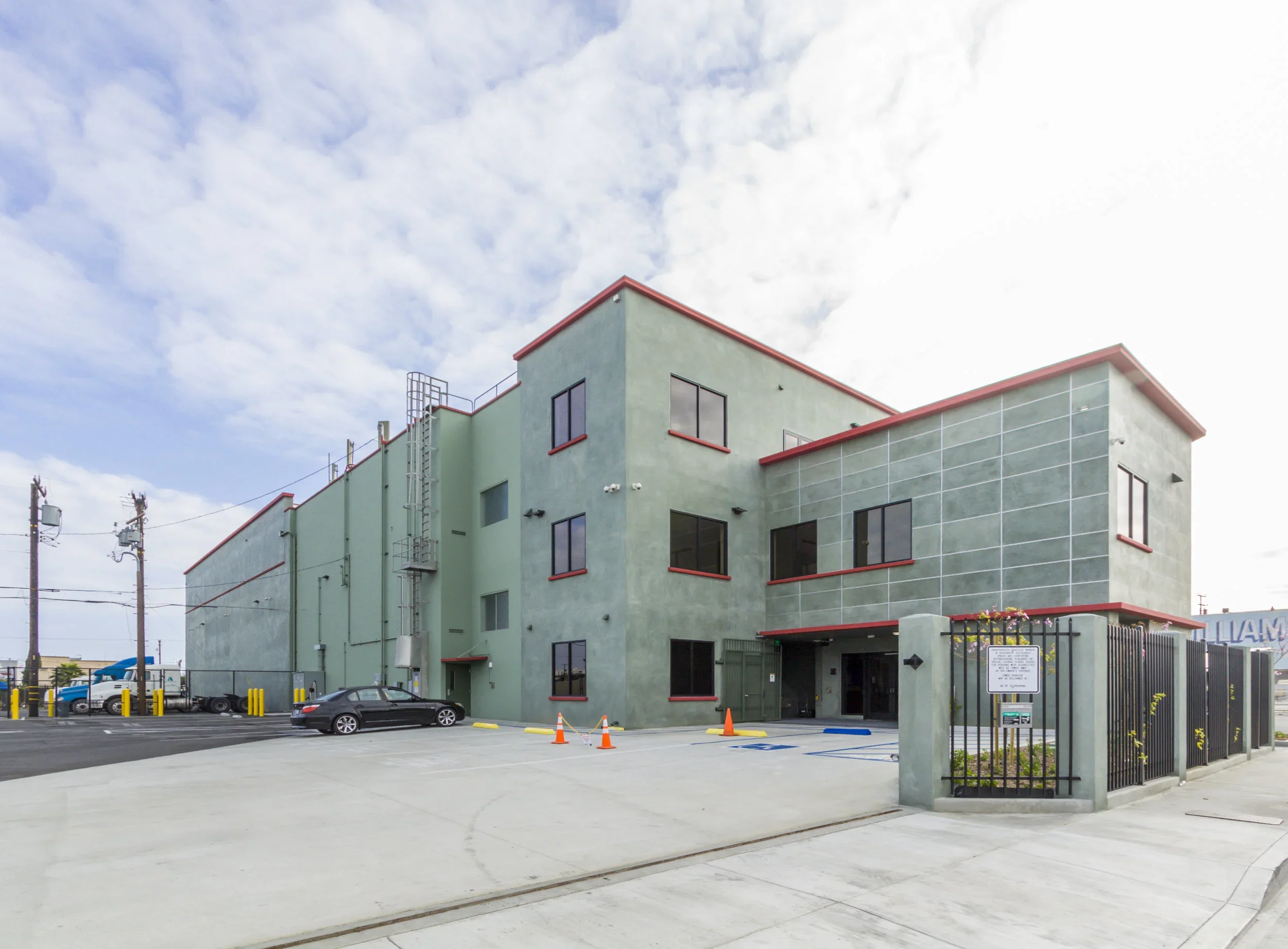 1700_Santa_Fe_Avenue_MLS_HID1141919_ROOM6.webp