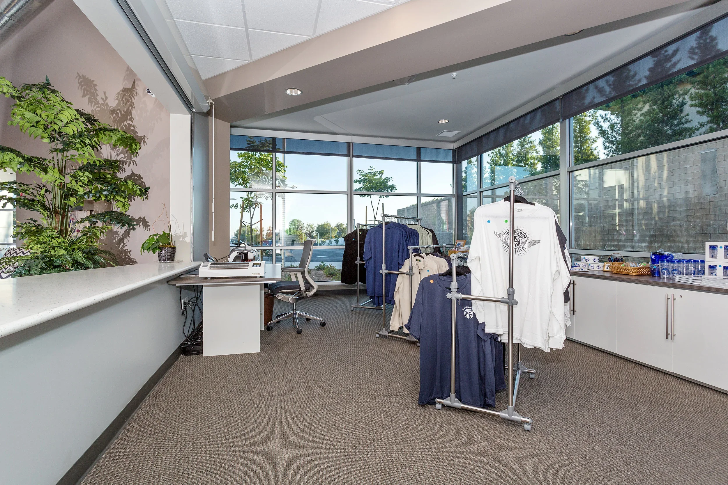 13445_Glenoaks_Blvd_MLS_HID1141917_ROOM24.webp