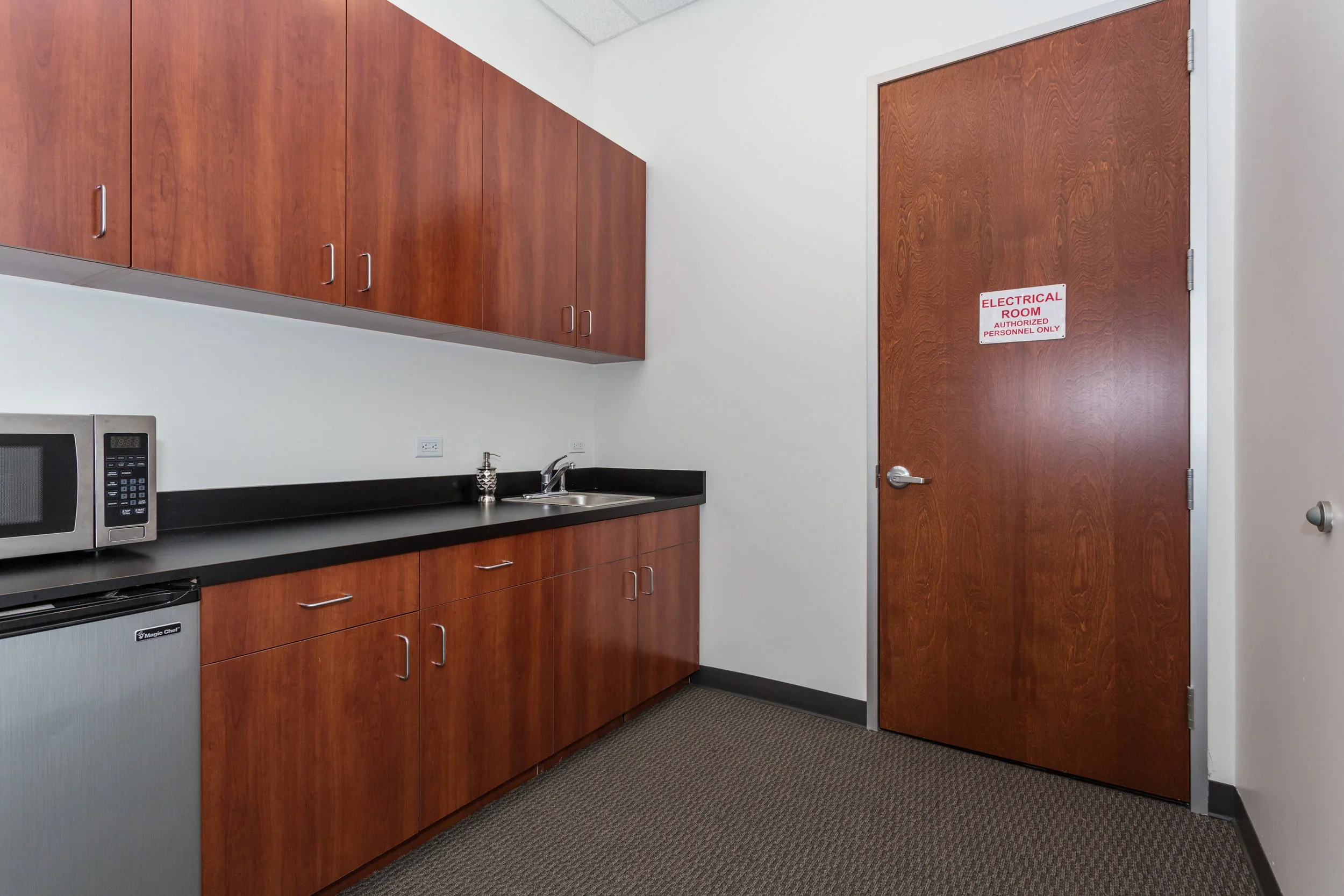 13445_Glenoaks_Blvd_MLS_HID1141917_ROOM33.webp
