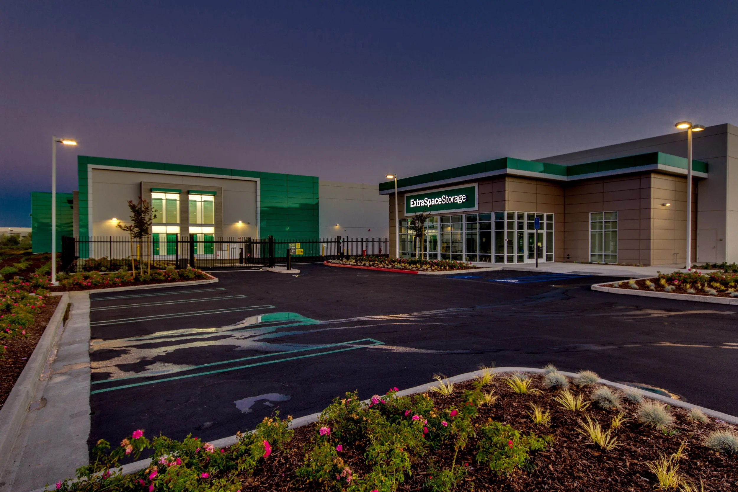 9300_research_drive_MLS_HID1116396_ROOMtwilight.jpg