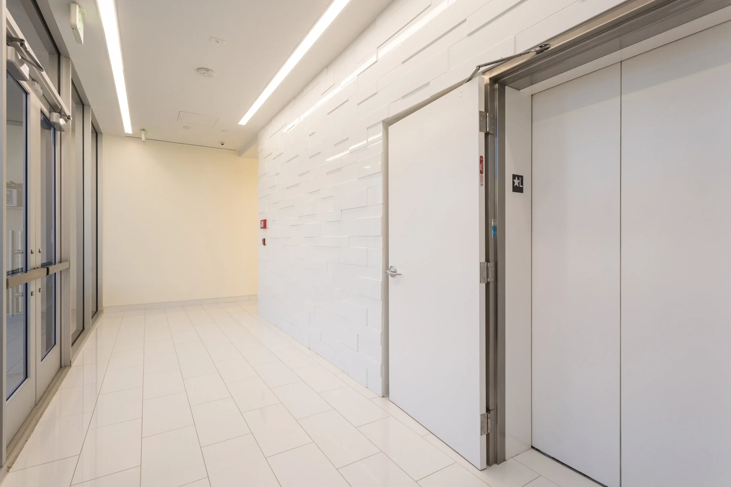 1017_N_La_Cienega_Blvd_MLS_HID1141918_ROOM18.webp