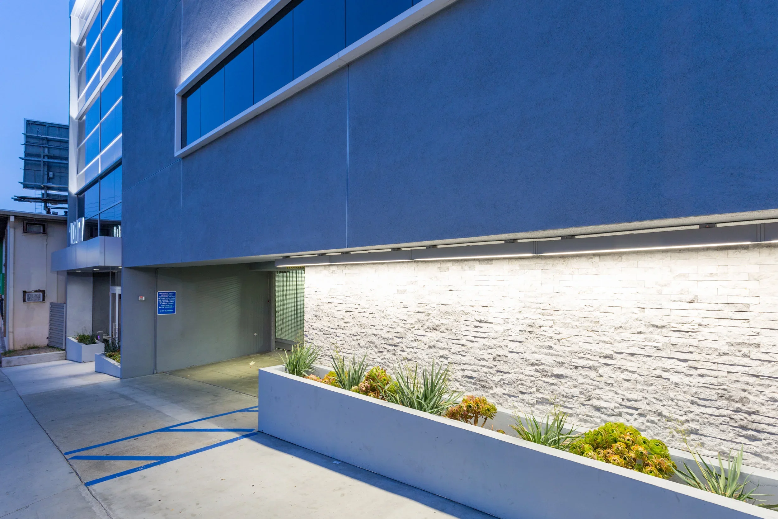 1017_N_La_Cienega_Blvd_MLS_HID1141918_ROOM6.webp