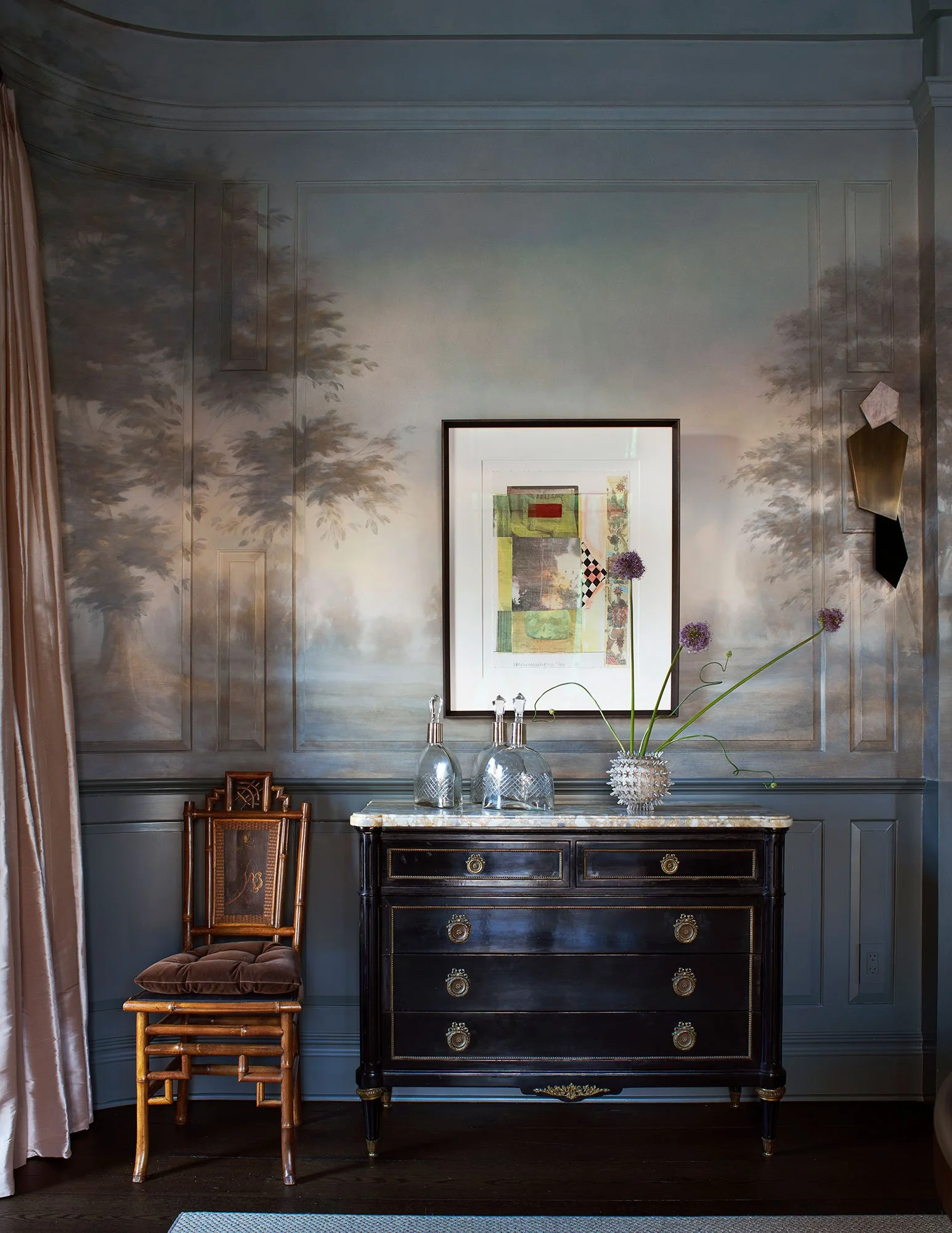 08-WMI---Dining-Room-Vignette.jpg