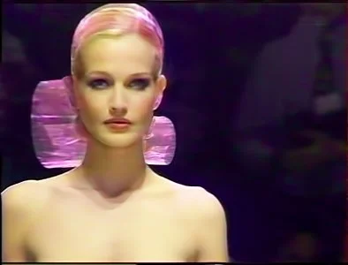 Karen Mulder Low Bun with Pastel Tube Accents | Paris Couture Week