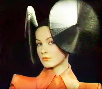 Black & White Hair Discs | Givenchy by Alexander McQueen "Eclect Dissect", Haute Couture