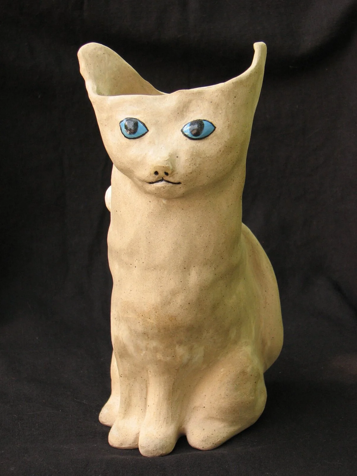 Egyptian Kitty - front view