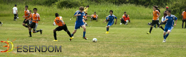 Foto: Kevin Collado y su equipo jugando futbol./Fuente: Emmanuel Espinal. 