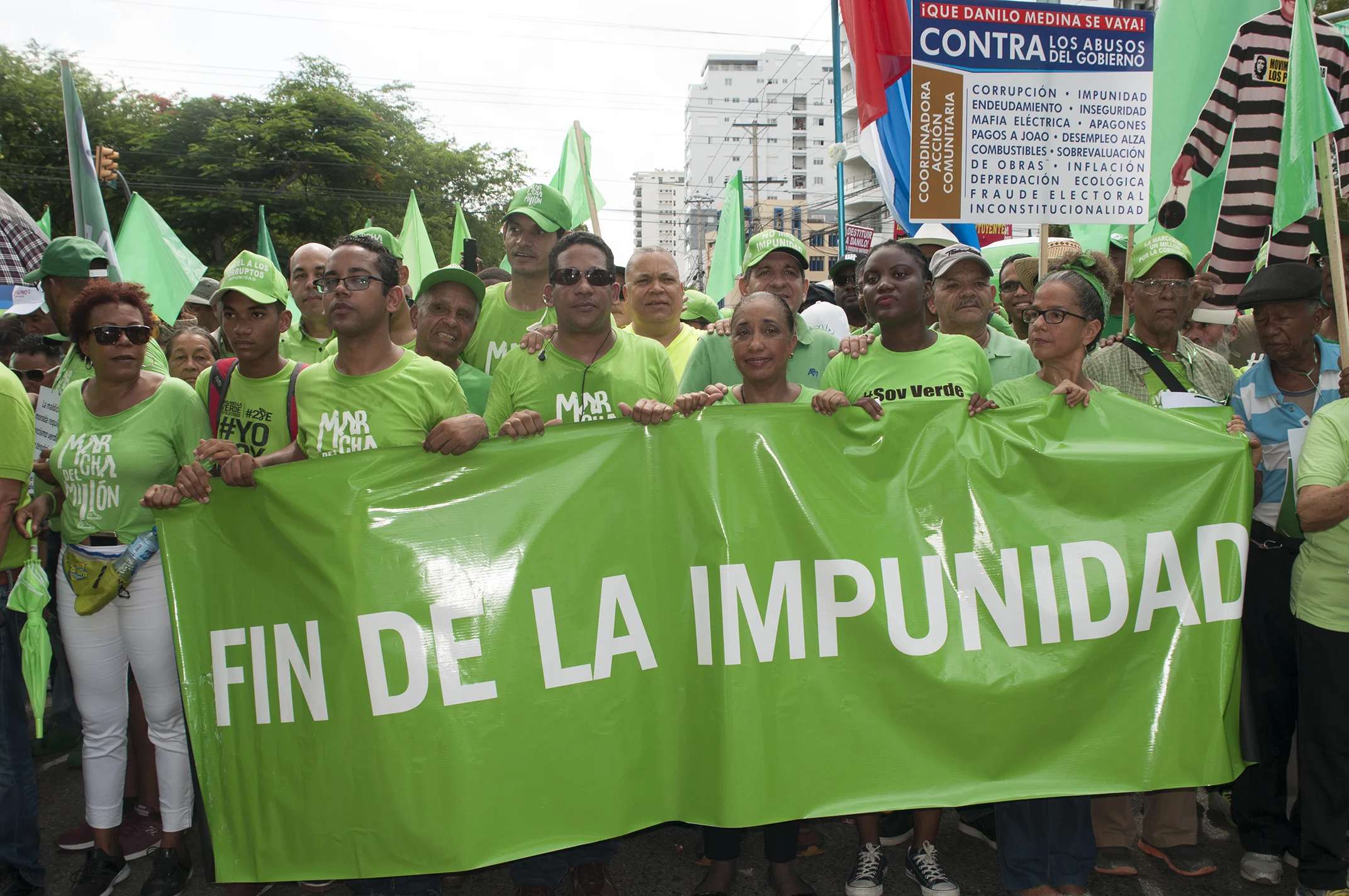 Marcha del Millón en Santo Domingo. Foto: Lorena Espinal Peña. Presione aquí o la imágen para leer artículo y ver imágenes sobre esta histórica marcha en Santo Domingo. 