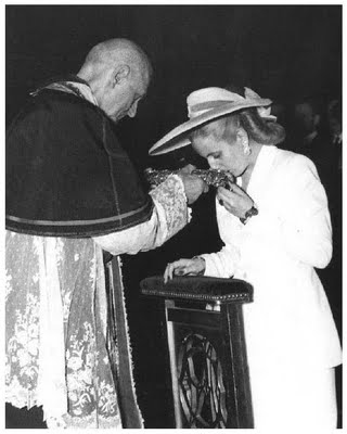 Eva Duarte de Perón en El Vaticano, 1947.