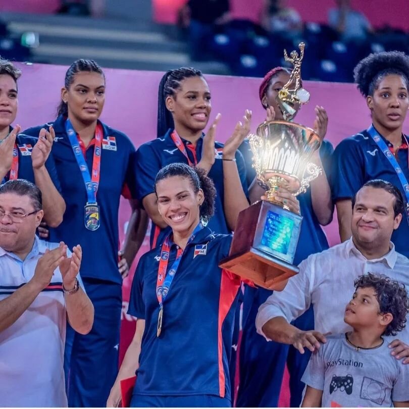 #fbf Celebrando a @reinasdelcaribe.do y su bi-campeonato de la Copa NORCECA Panam Final Six 2022. Adem&aacute;s celebr&aacute;ndolas como parte del mes de la herencia hispana. 

Fotos: @reinasdelcaribe.do

Para leer sobre el torneo en Esendom.com:

h