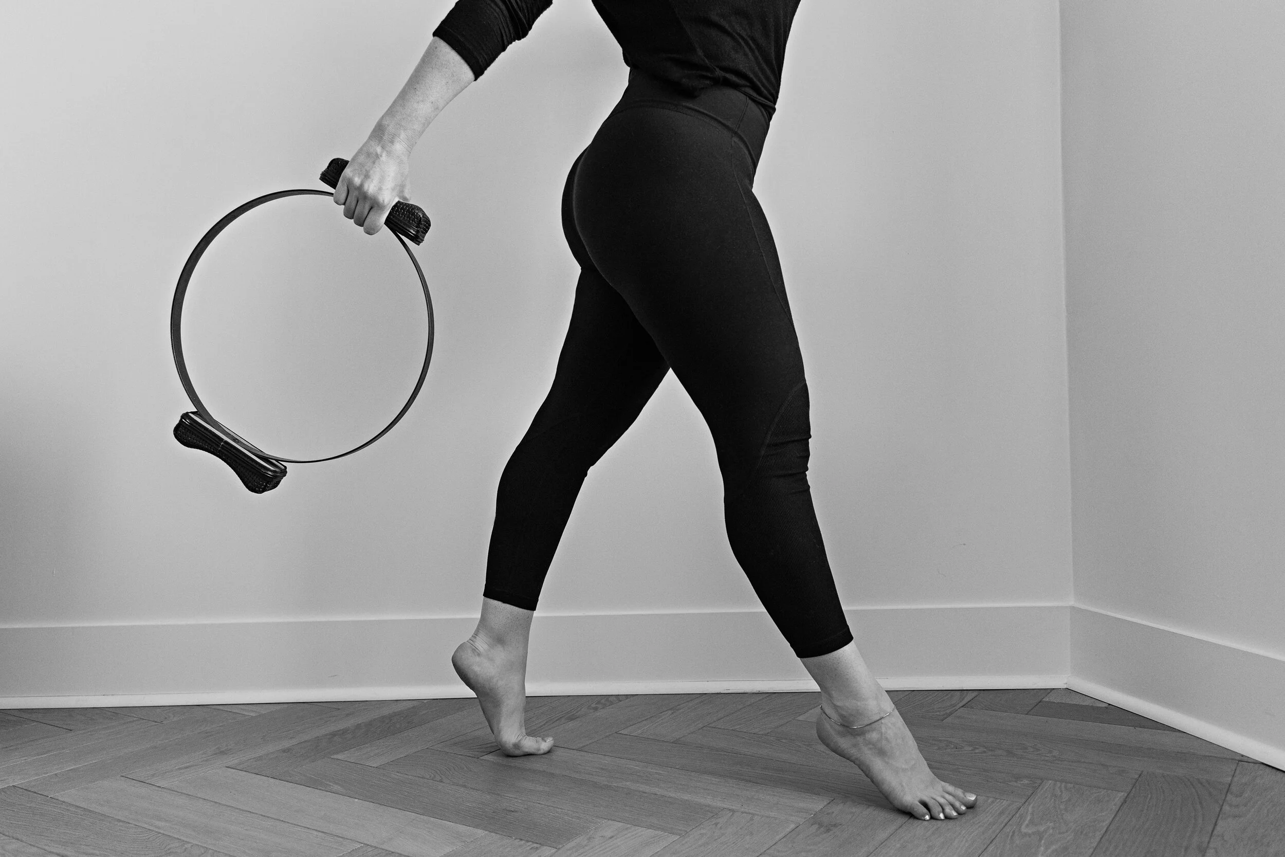 KelliWorkmanPilates2021-3BW.jpg