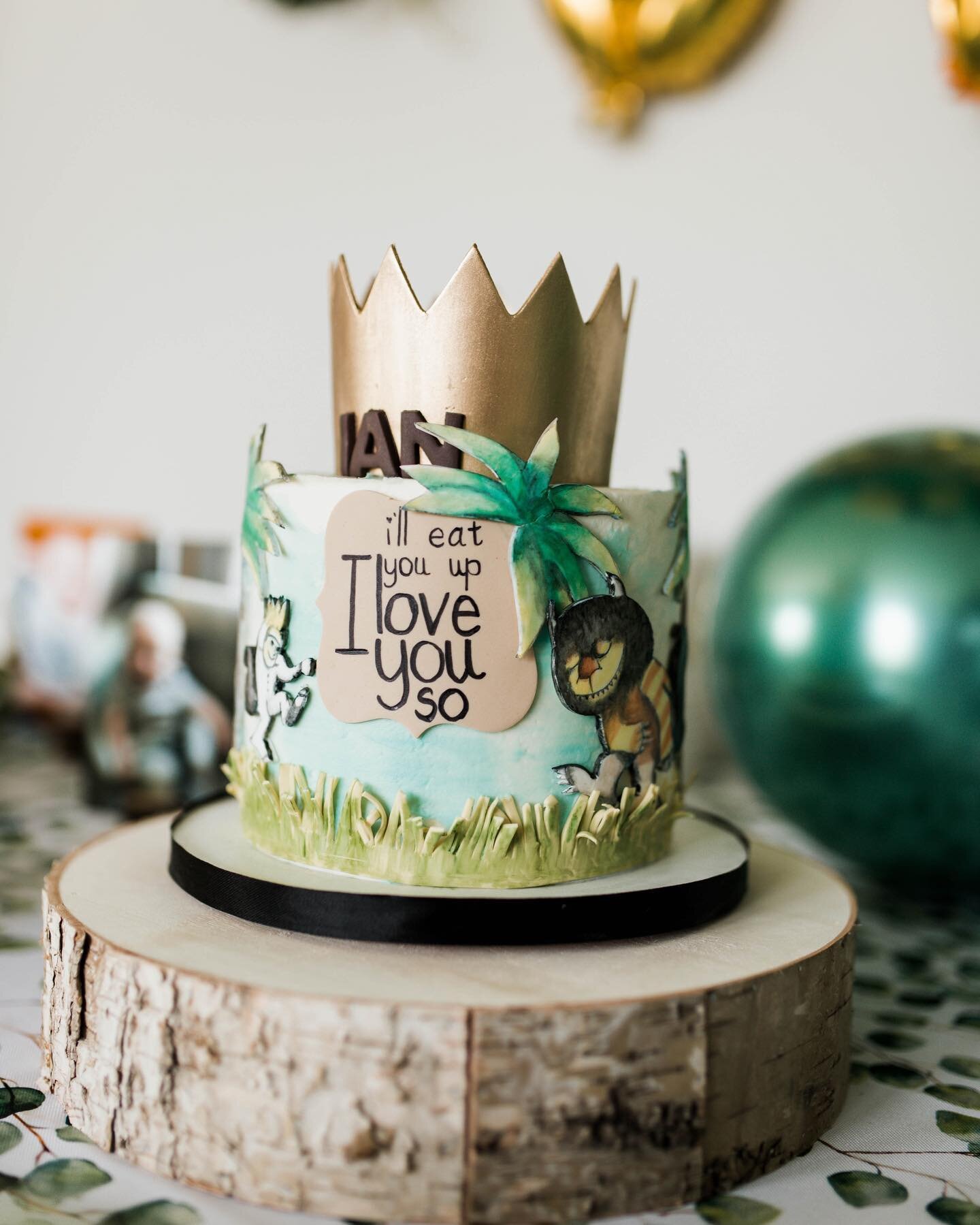 Becoming a favorite birthday theme of mine! So much creative potential and the colors are so pretty!

beautiful photo by @photobysheenarae 

#firstbirthday #wherethewildthingsare #eatyouup #kansascitybirthday #kccakes
