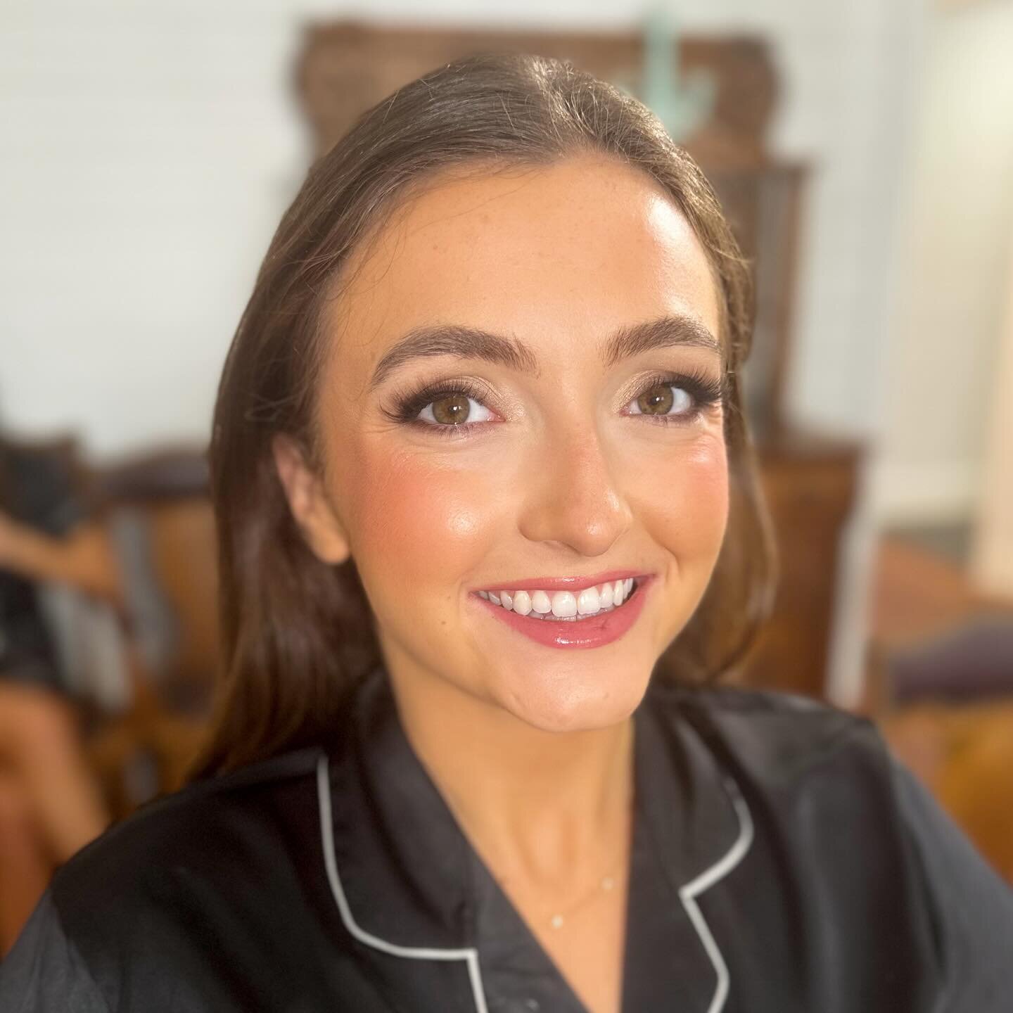 Low quality photo, high quality day, GORGEOUS bridesmaid. If you don&rsquo;t see your face on my feed, it is most likely because the lighting was off in your photo so it doesn&rsquo;t fit in my feeds &ldquo;esthetic&rdquo; because the color may have 