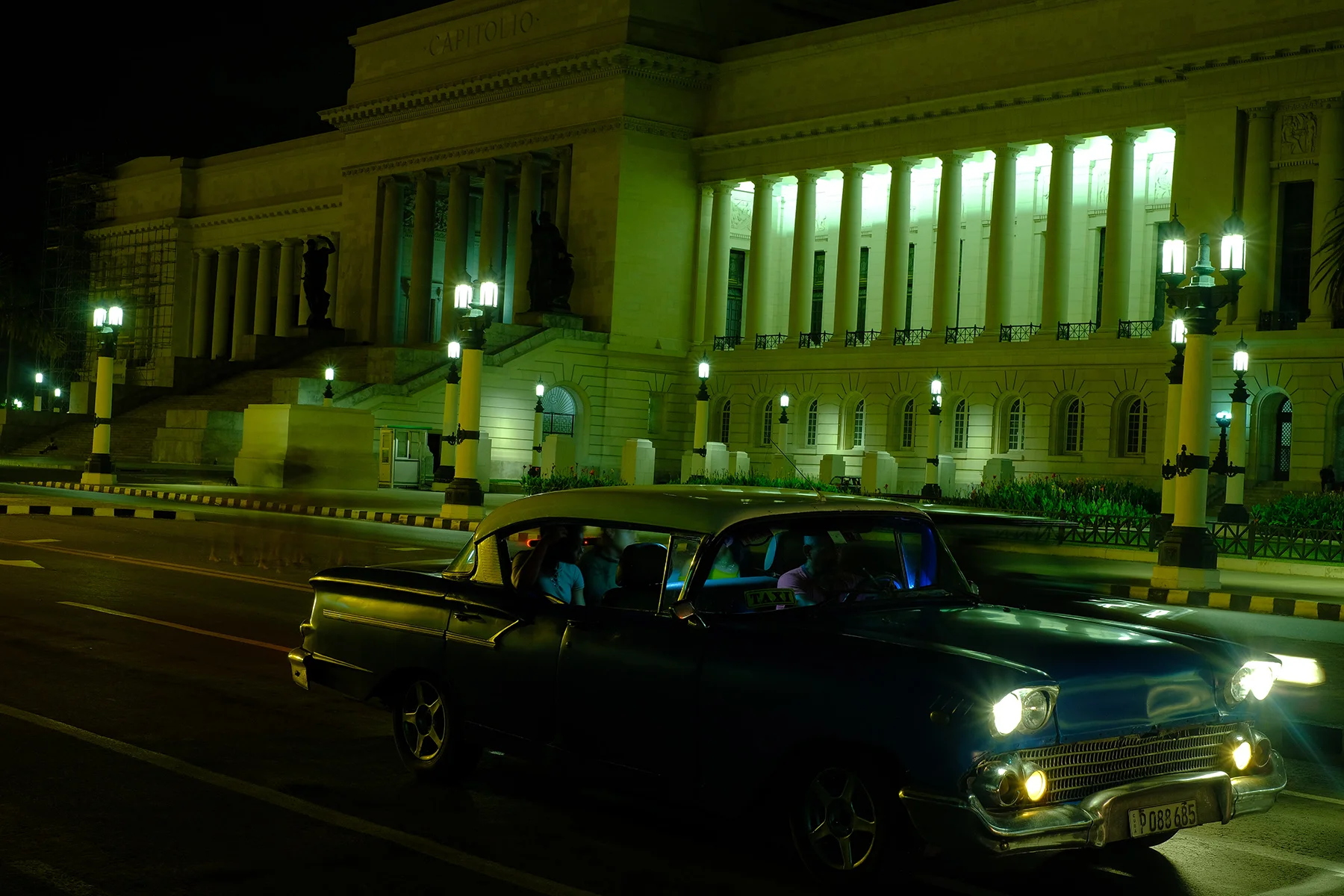 taxi driver_red.jpg