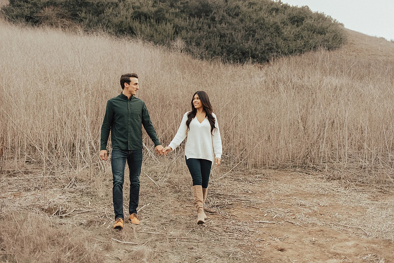 Christmas couples shoot with puppy