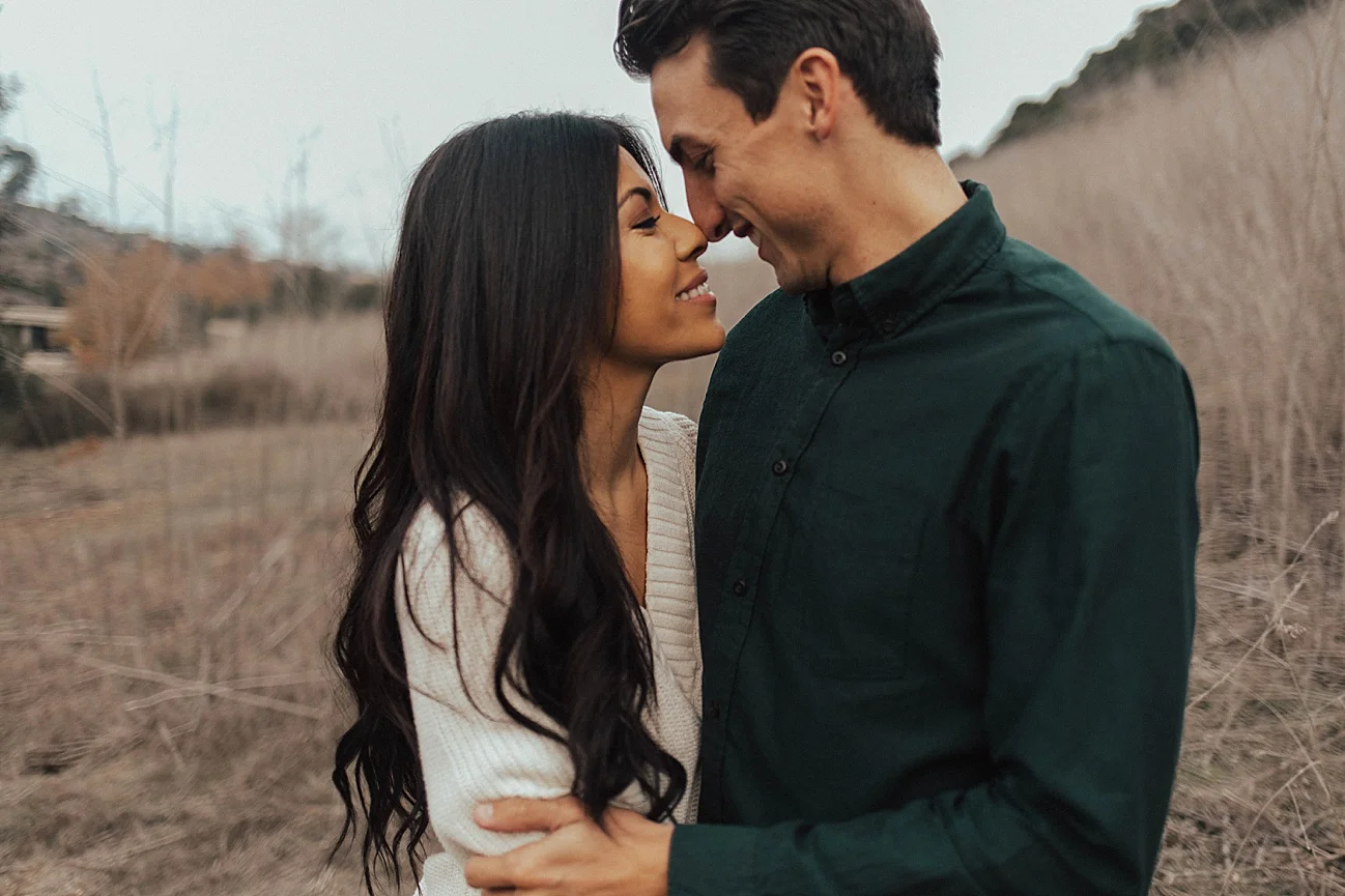 Christmas couples shoot with puppy