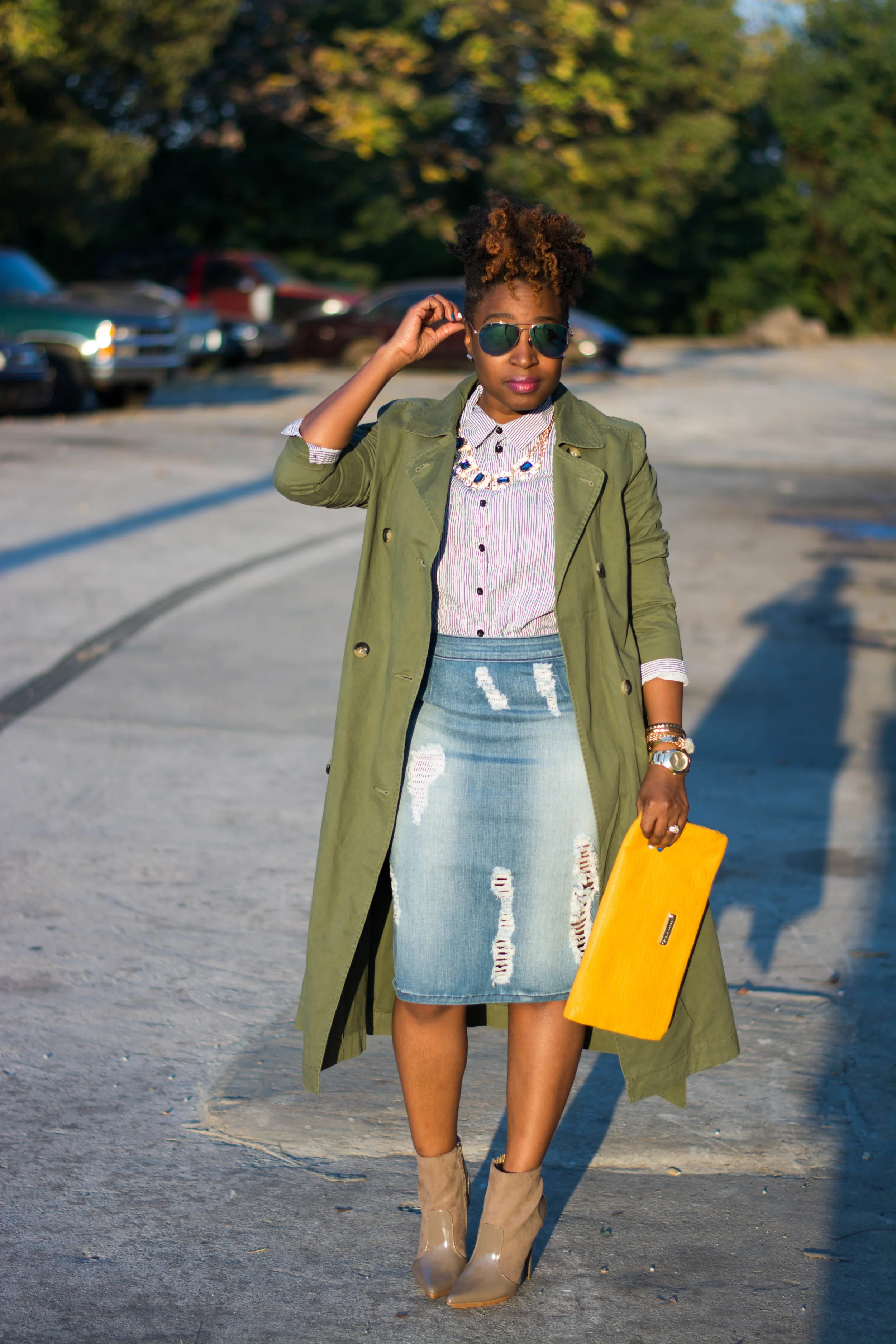 Melodie Stewart, The Style Klazit, Atlanta style blogger, Atlanta stylist, Justfab, Trench coat, distressed skirt