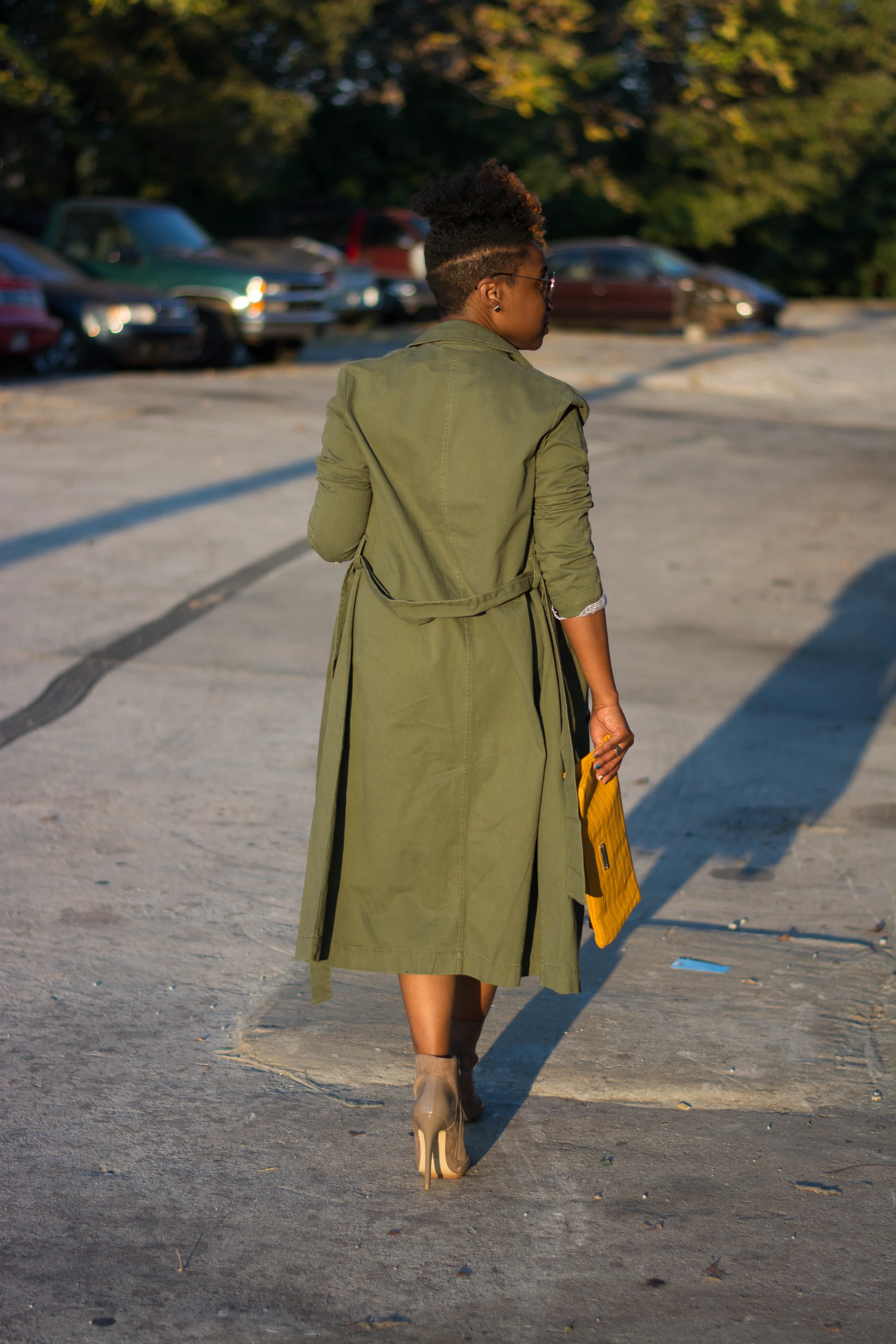 Melodie Stewart, The Style Klazit, Atlanta style blogger, Atlanta stylist, Justfab, Trench coat, distressed skirt