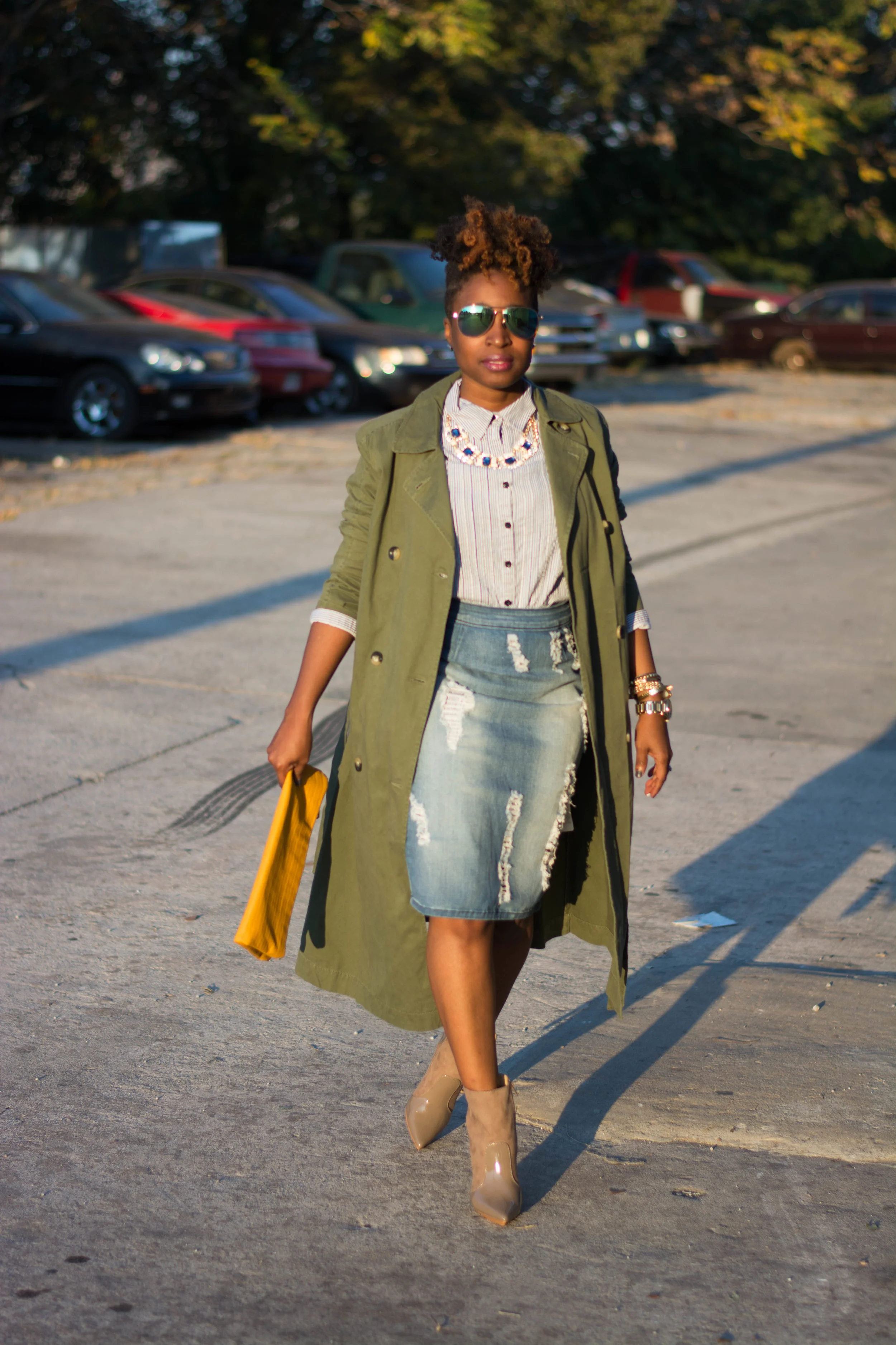 Melodie Stewart, The Style Klazit, Atlanta style blogger, Atlanta stylist, Justfab, Trench coat, distressed skirt