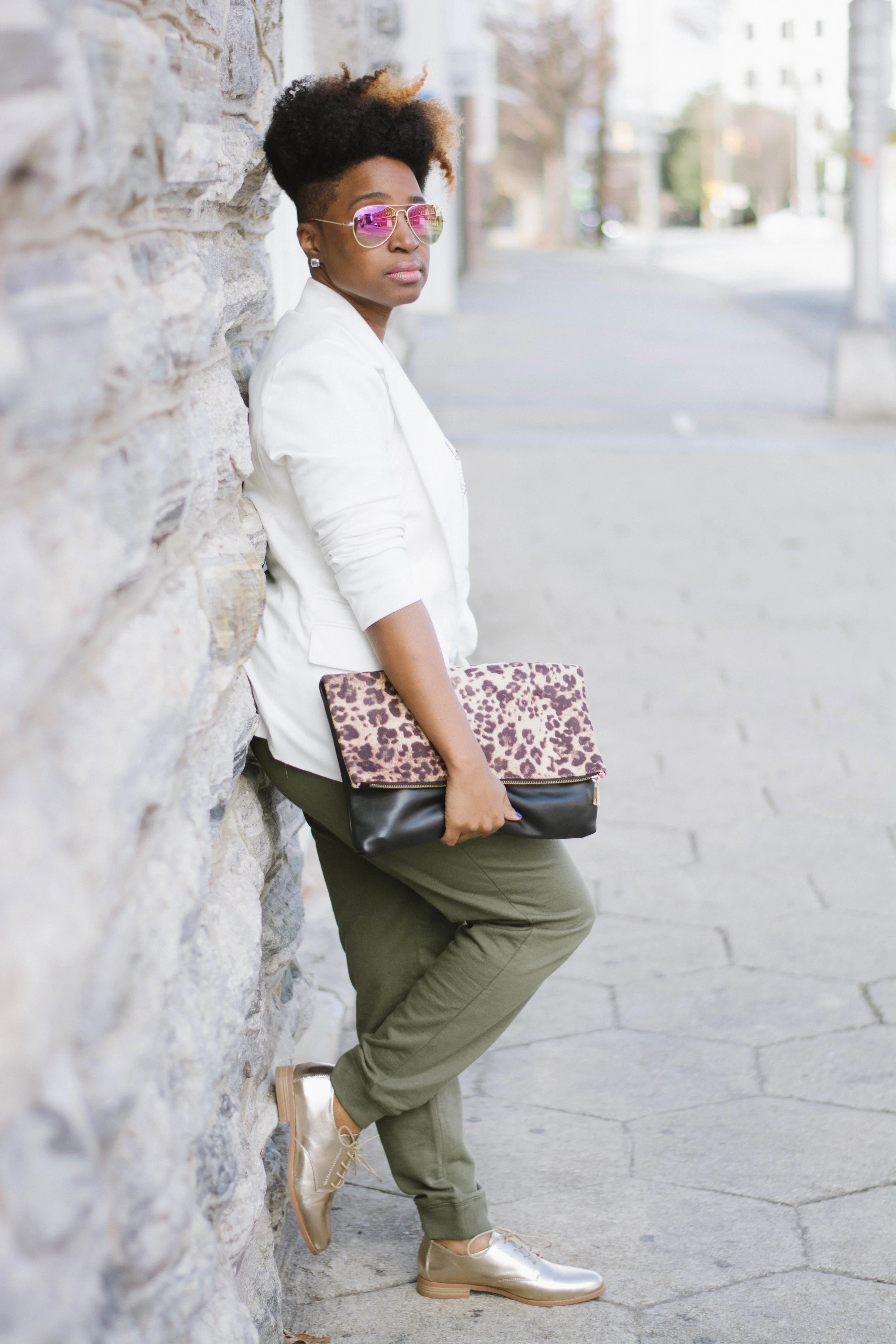 Melodie Stewart, The Style Klazit, Atlanta style blogger, Atlanta wardrobe stylist, JustFab gold oxfords, green sweatpants, Atlanta street style, cream blazer