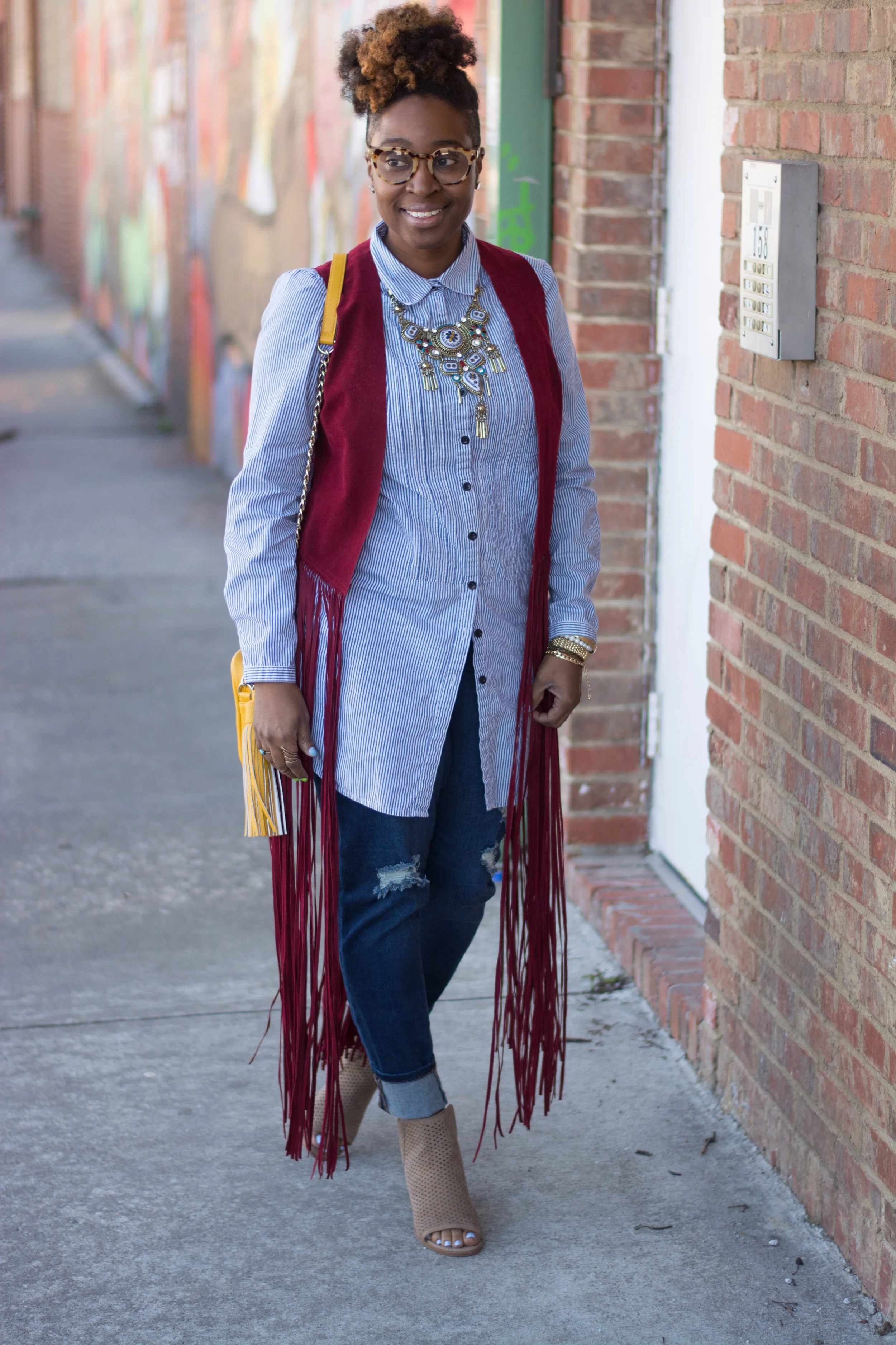 Melodie Stewart, The Style Klazit, Atlanta style blogger, Atlanta wardrobe stylist, Fringe vest, Justfab distressed denim, Shoedazzle marigold crossbody