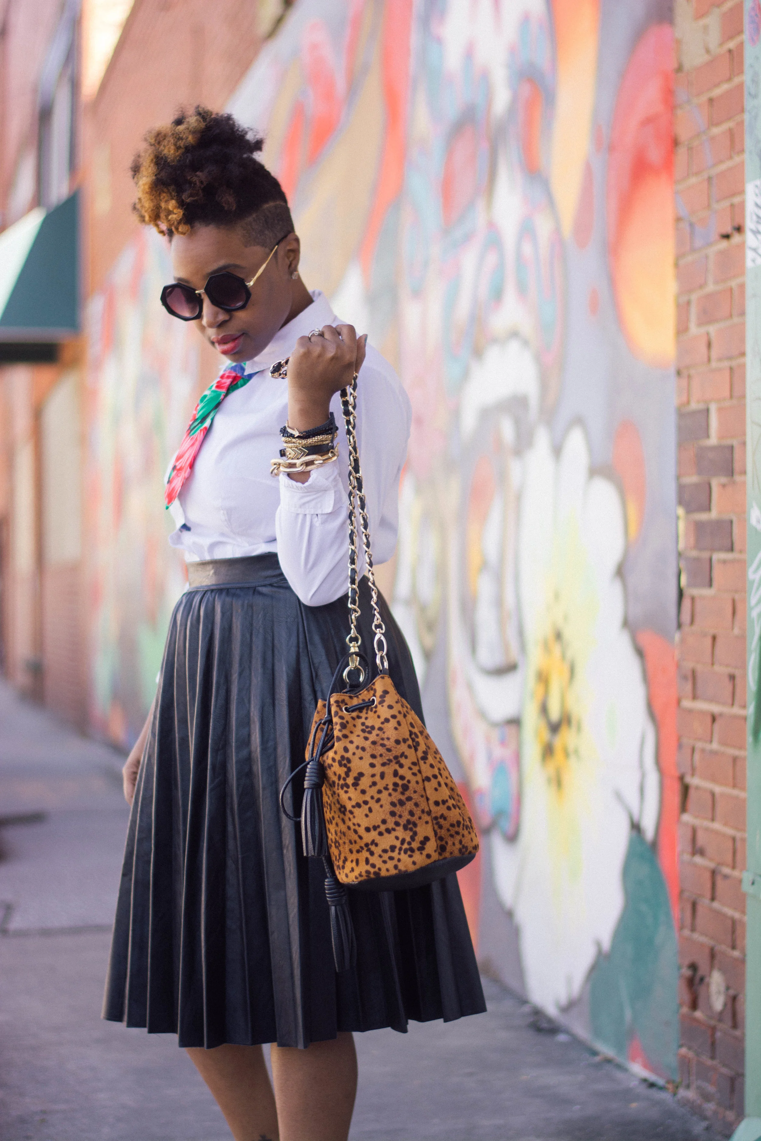 Melodie Stewart, The Style Klazit, Atlanta style blogger, White sneakers, ShoeDazzle, Faux leather pleated skirt