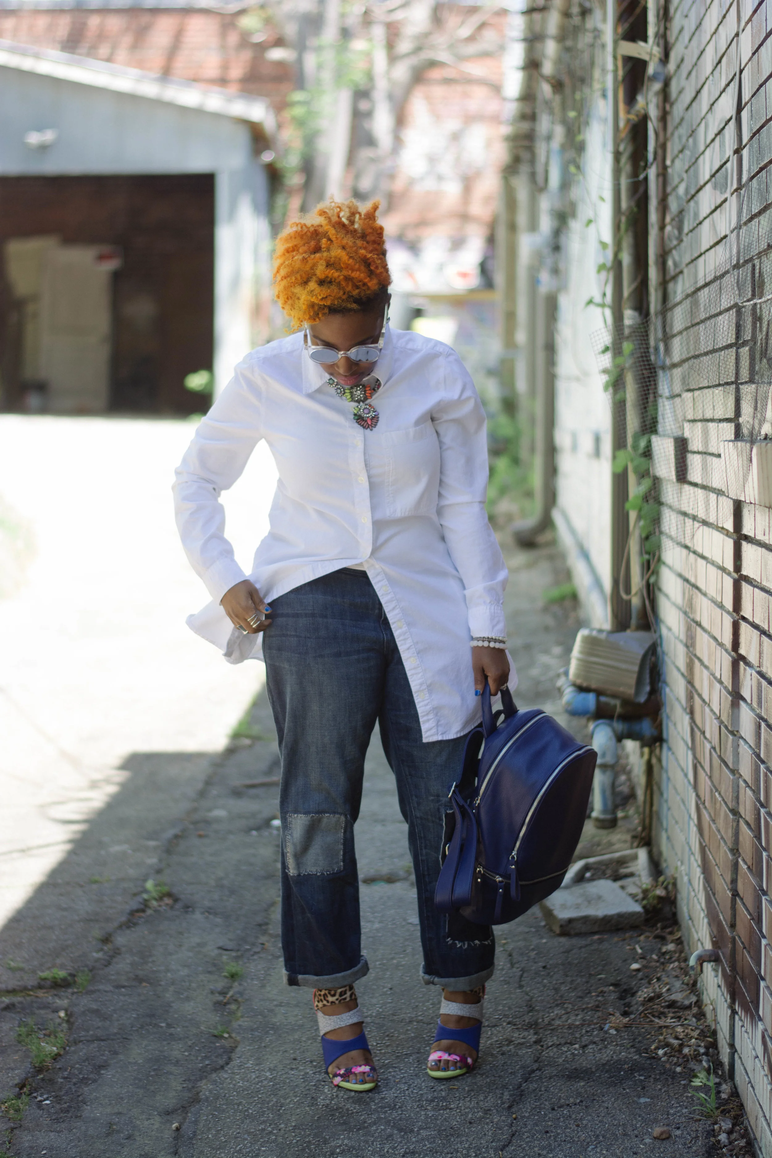 Melodie Stewart, The Style Klazit, patchwork denim, shirt dress, cobalt backpack, shoedazzle, mirrored sunglasses, Atlanta style blogger
