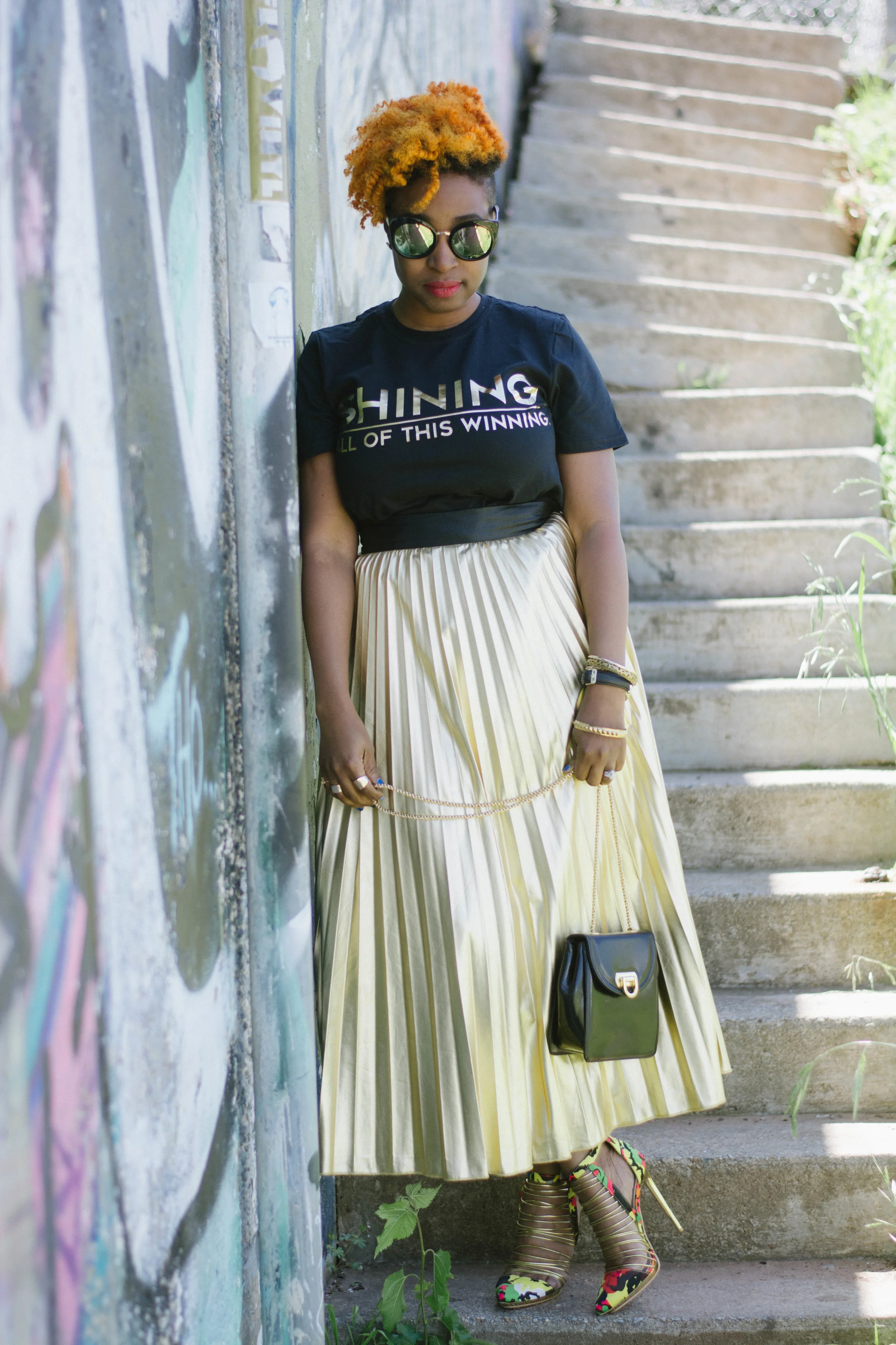 Melodie Stewart, The Style Klazit, Atlanta Style Blogger, Metallic gold skirt, screen-t