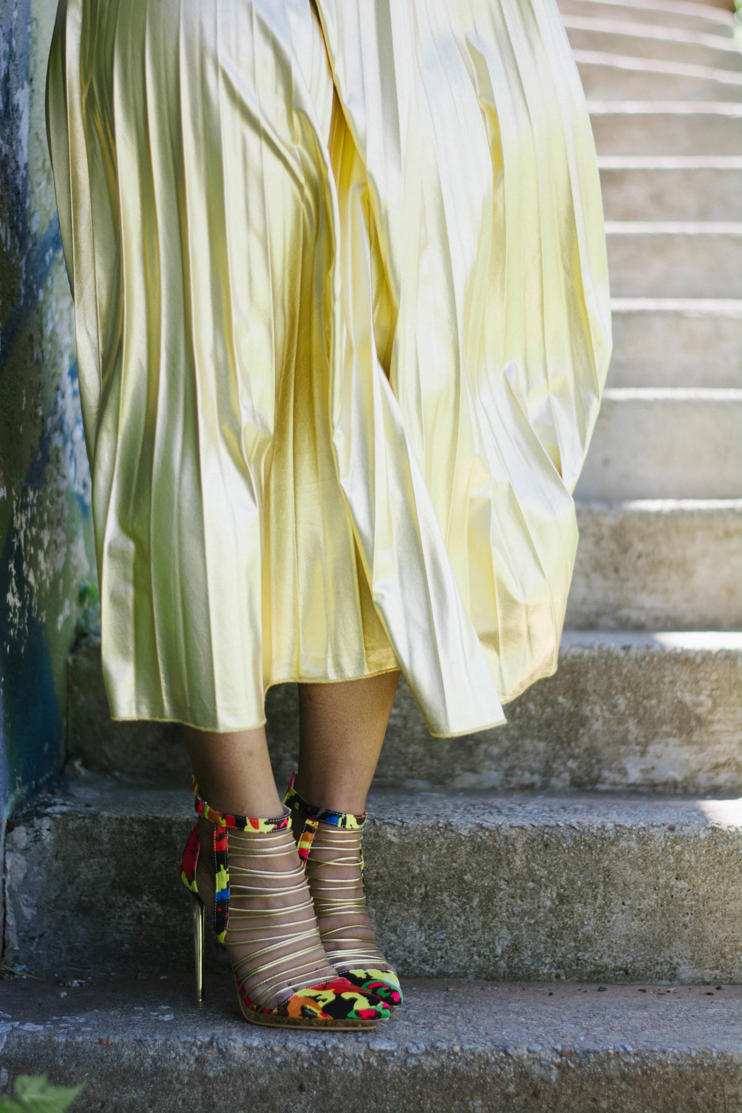 Melodie Stewart, The Style Klazit, Atlanta Style Blogger, Metallic gold skirt, screen-t
