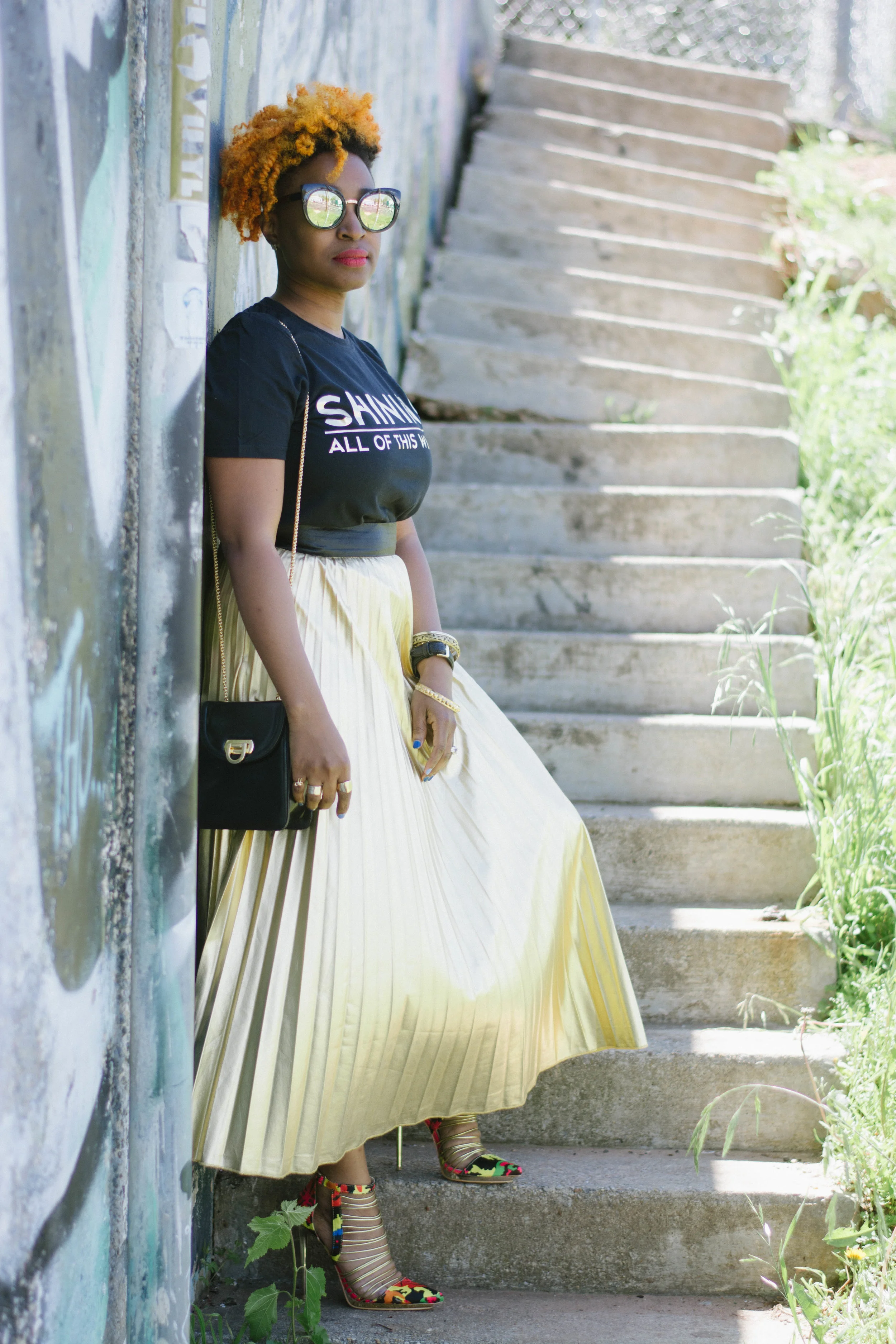Melodie Stewart, The Style Klazit, Atlanta Style Blogger, Metallic gold skirt, screen-t