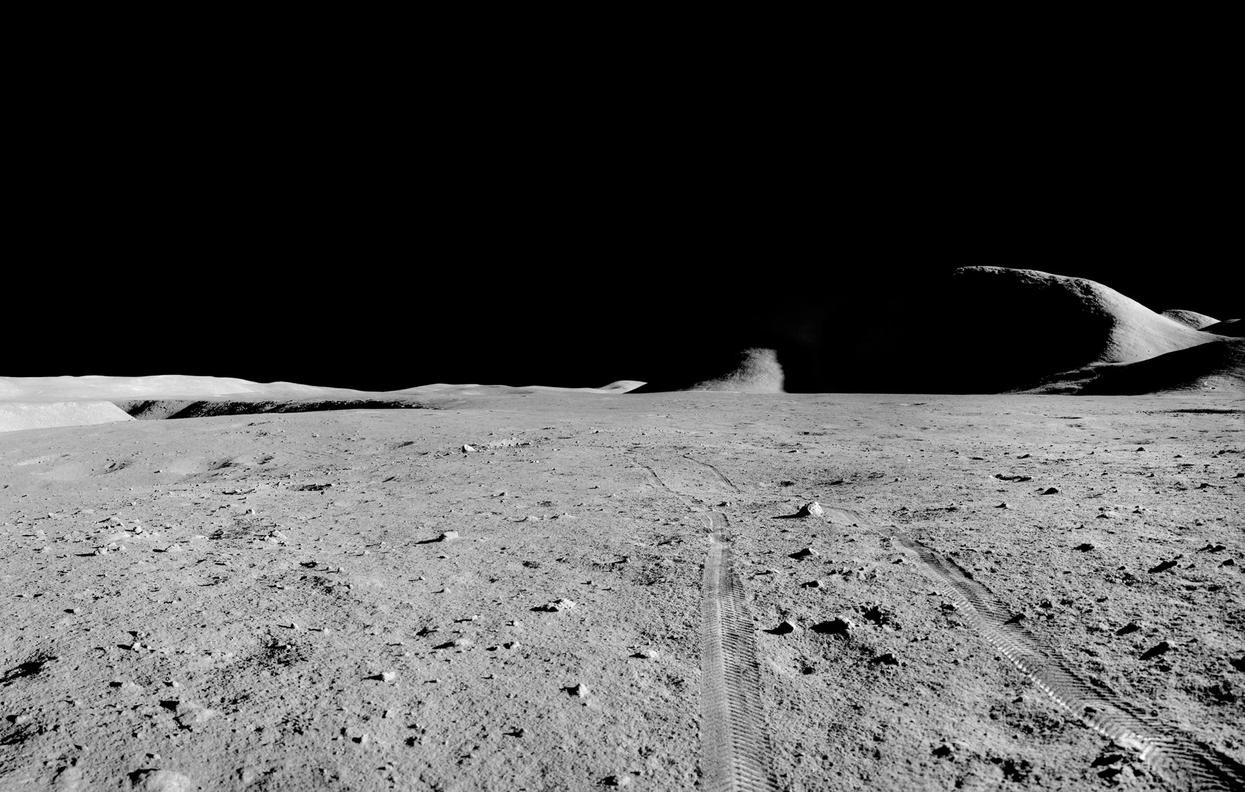 lunarsurface.jpg