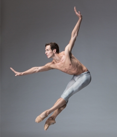  Evan McKie Photo by Aleksandar Antonijevic