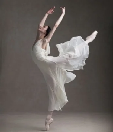   Svetlana Lunkina            Photo by Karolina Kuras