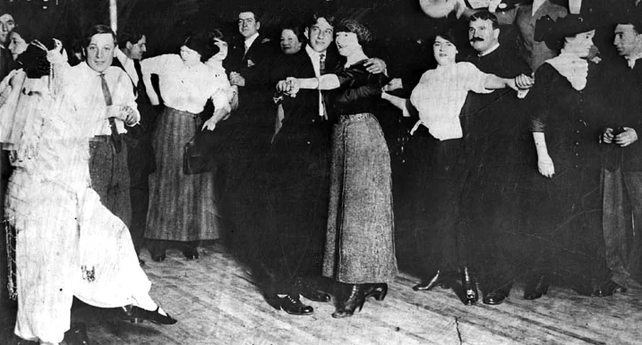 From Spider Kelly's on the Barbary Coast in 1911. Source: www.foundsf.org