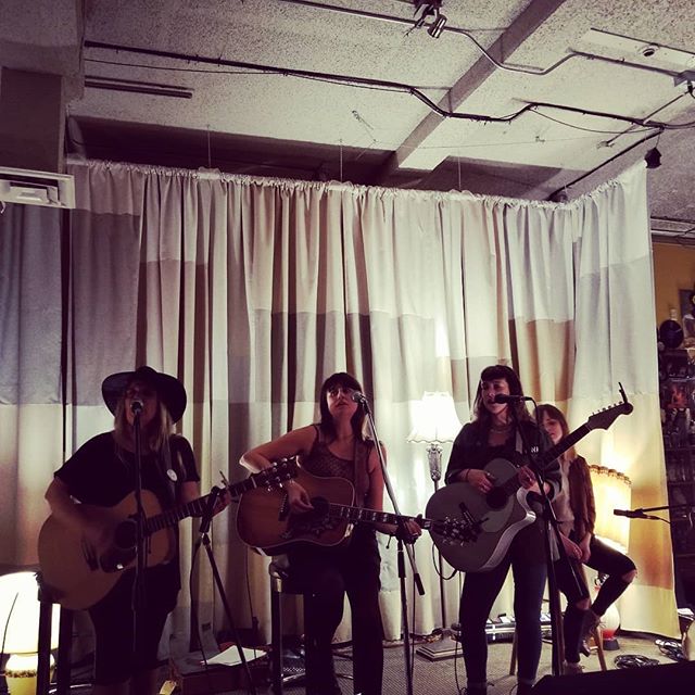 These beauts are crushing it in the round! Come for a drink or a few! Jenny Allen, @kimberley_macgregor, and @october.poppy!