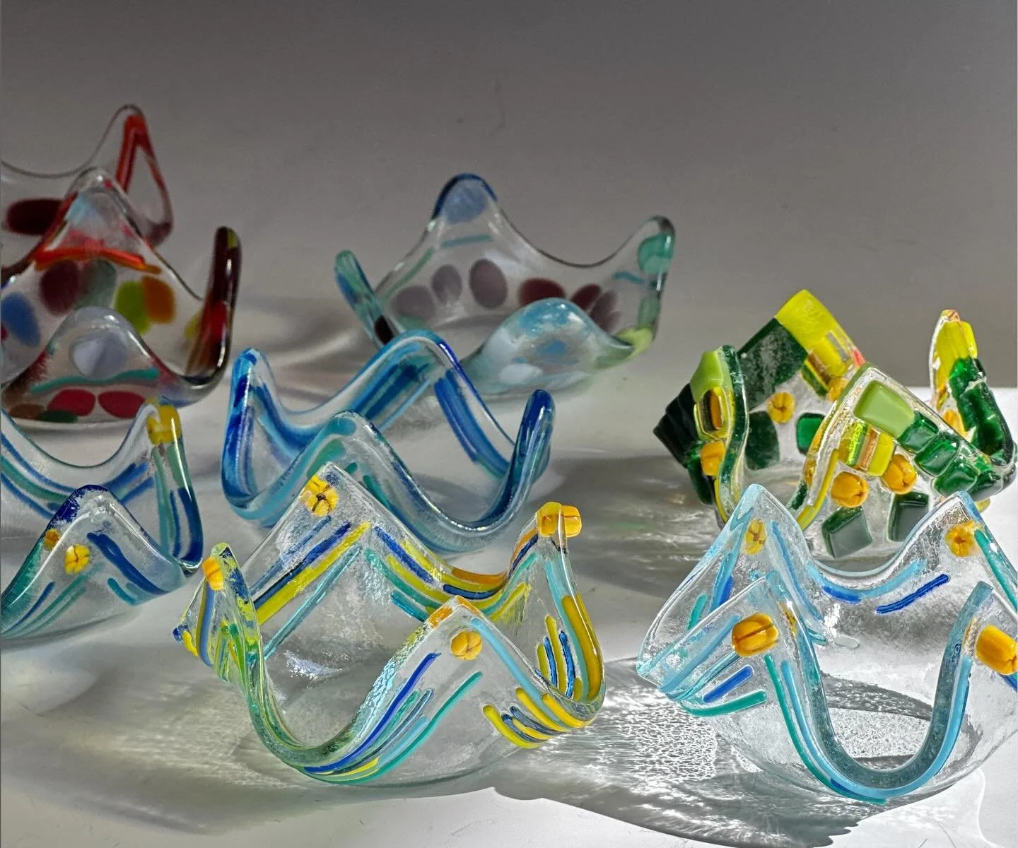 FREE activity on Fourth Street &mdash; Tea Lights at Stained Glass Garden &mdash; SUN 11/30 from 1-4pm
A crowd favorite, our neighbors at Stained Glass Garden will help you create a fused glass tea light. Create the piece then pick it up a week later