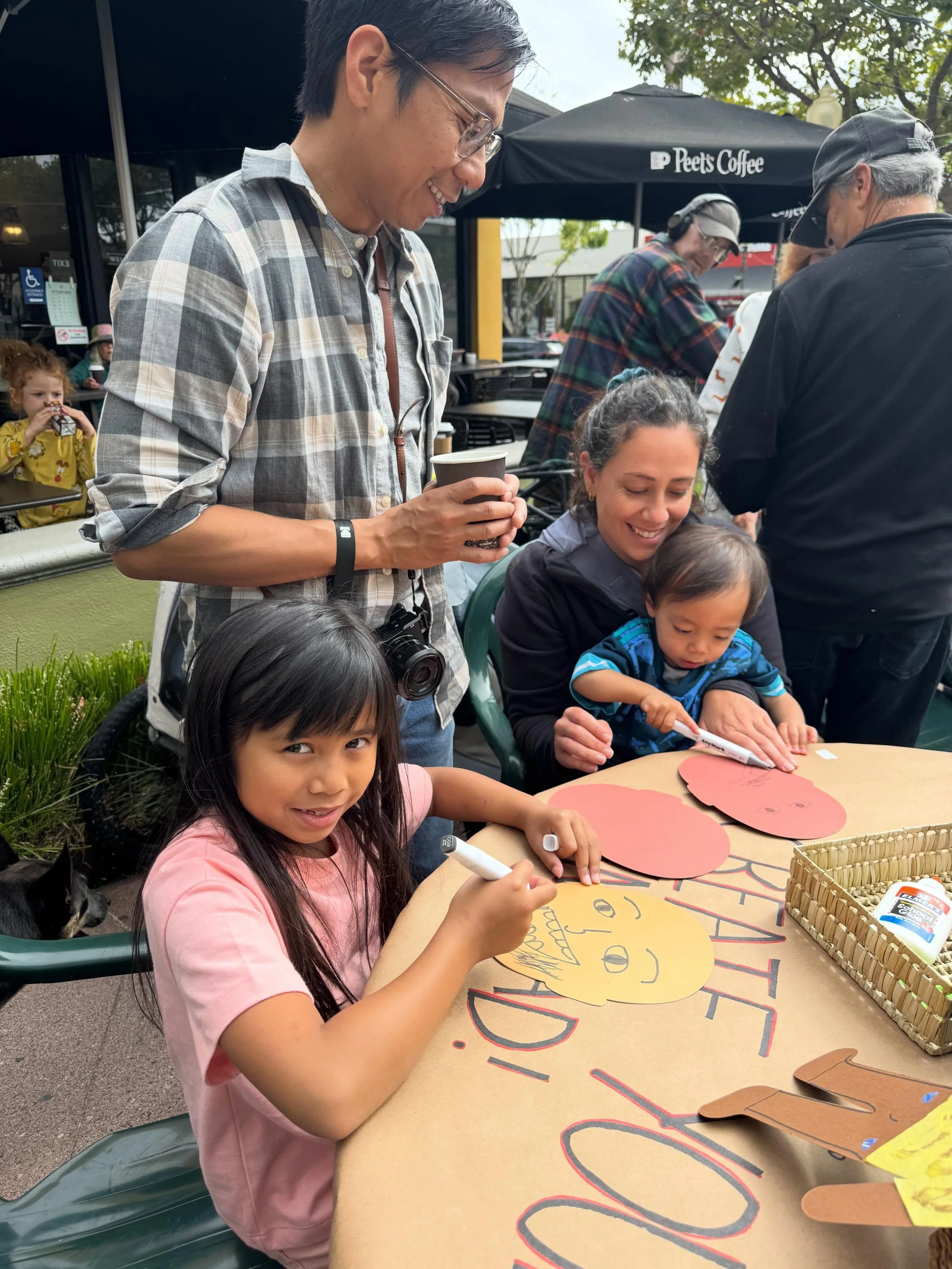 Early morning Father&rsquo;s Day celebration on Fourth Street with Le Pit car show and crafts, live music, and cookies! 
(The caricature artist got confused on the date and won&rsquo;t be here. Gah!) Festivities will be happening til 1! 
#fourthstree