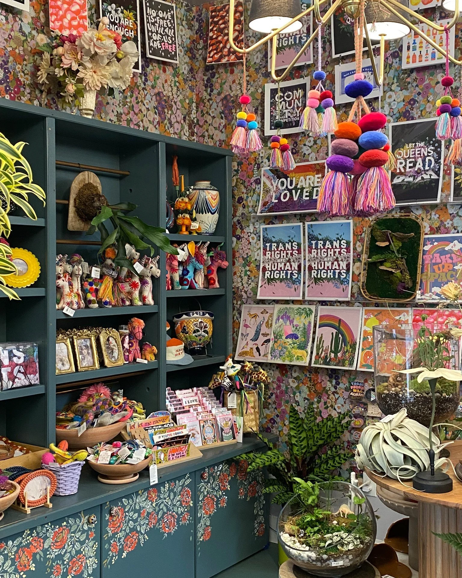 Walking into Para&iacute;so Plant Studio feels like an instant vacation: abundant, full of things to see, and the air feels extra oxygenated.
We love their plants, pots and awesome advice&mdash;and the fact that they&rsquo;re a local, values-driven b