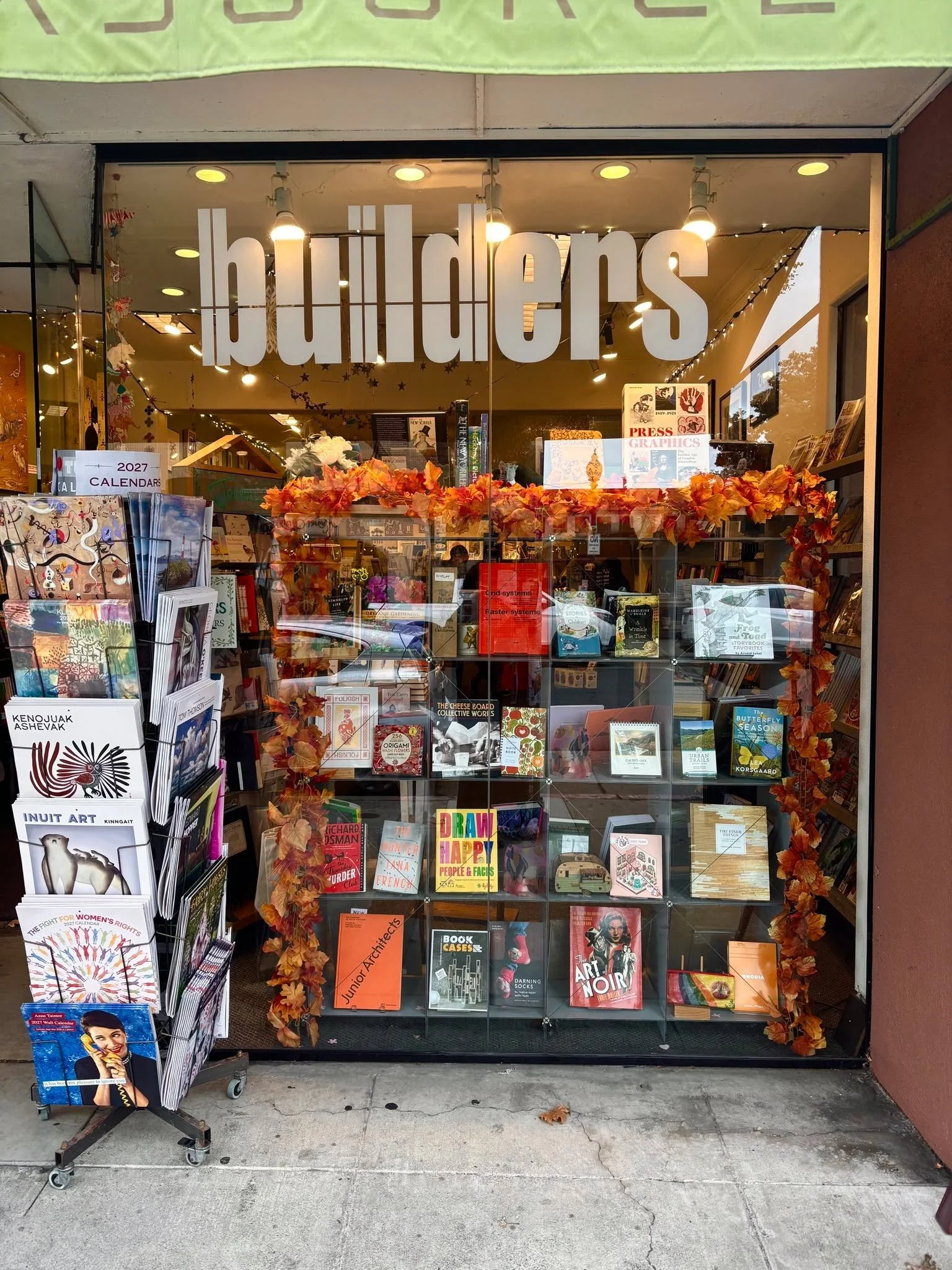 Autumn is here and Builders Booksource is ready! They've got you covered from spooky thrillers, cozy interior design books, and all sorts of building projects to keep the leaves out. Calendars are still out in full force but don't wait to grab one fo