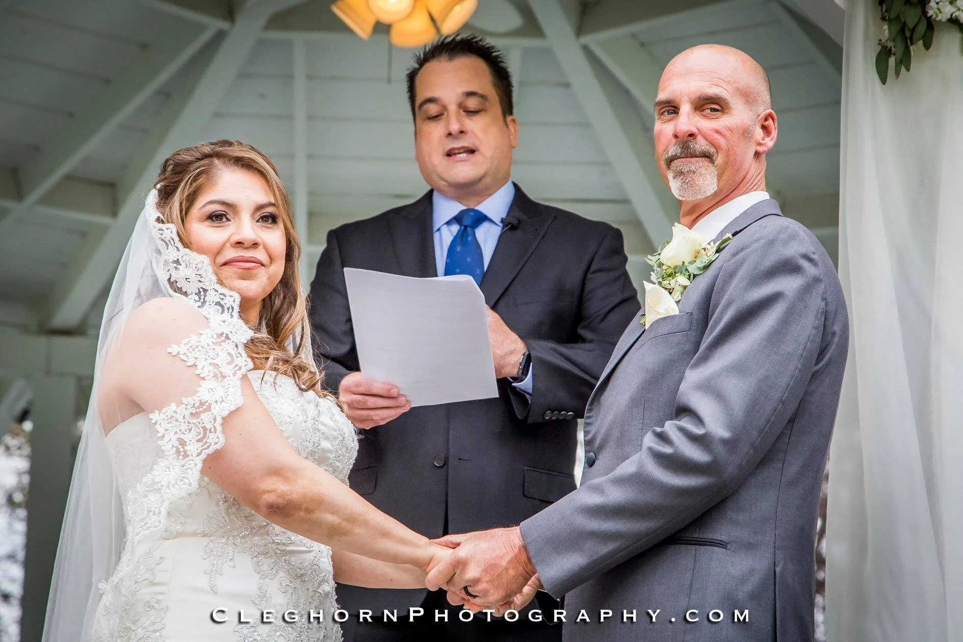 REV CARL - WYNKOOP WEDDING 0512180-4.jpg