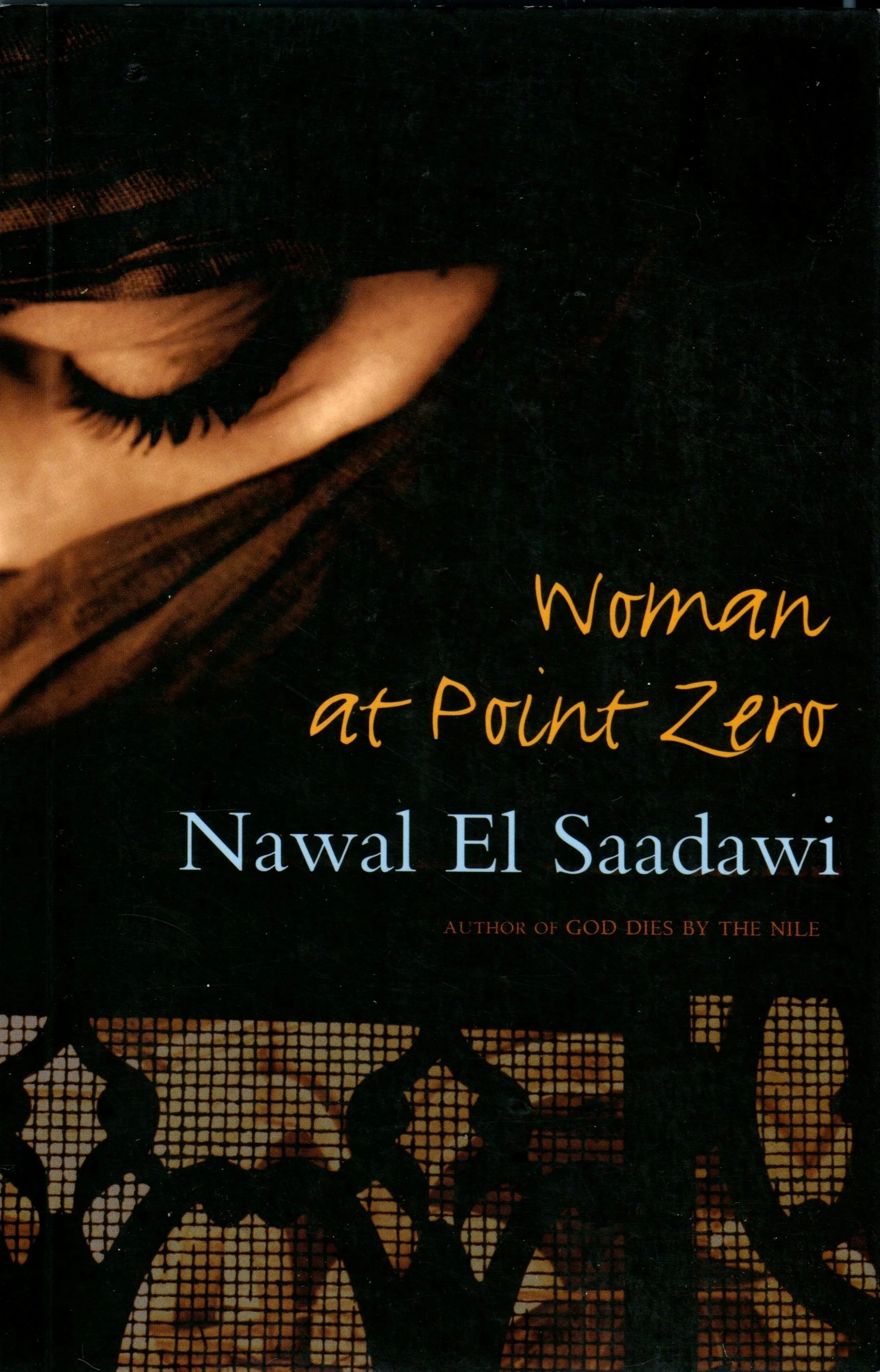 Neste livro, a escritora egípcia Nawal El Saadawi faz-nos viajar pela memória e a história de Firdaus, uma mulher condenada à pena de morte por ter assinado o seu chulo. A história de Fridaus apresenta-nos as dificuldades da sua infância numa sociedade conservadora e a maneira como a ela buscou formas de resistir aos vários atentados ao seu corpo e à sua dignidade. É uma história triste mas também muito real, espelhando a realidade de muitas mulheres pelo mundo afora.