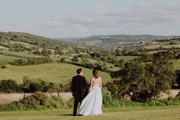 Top Tips for Choosing Your Wedding Venue. 