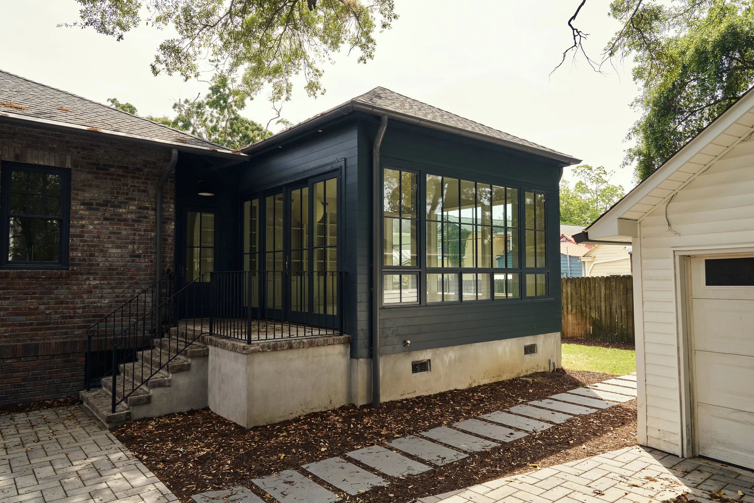exterior right includes sun room.jpg