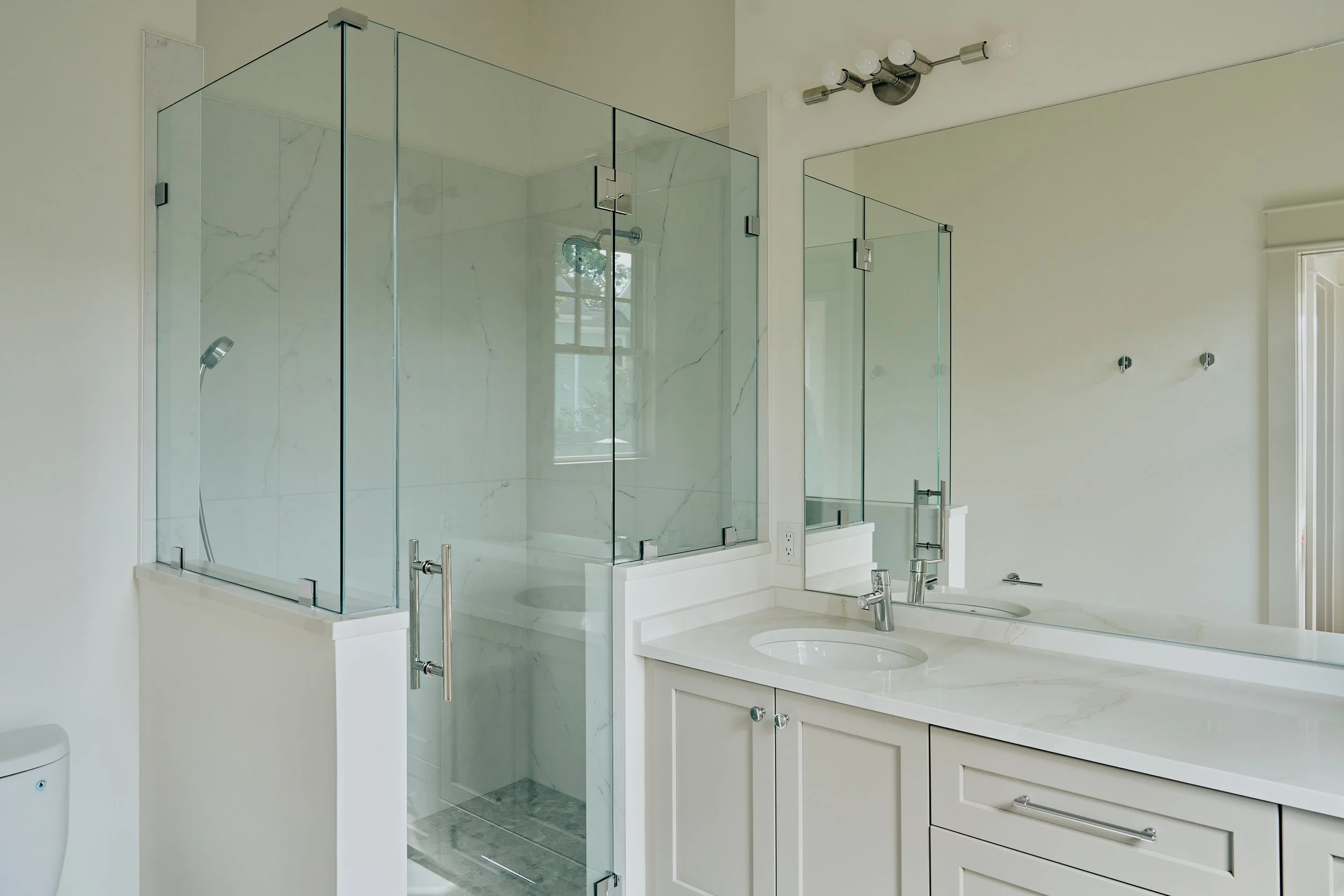 wide shot mater bath.jpg