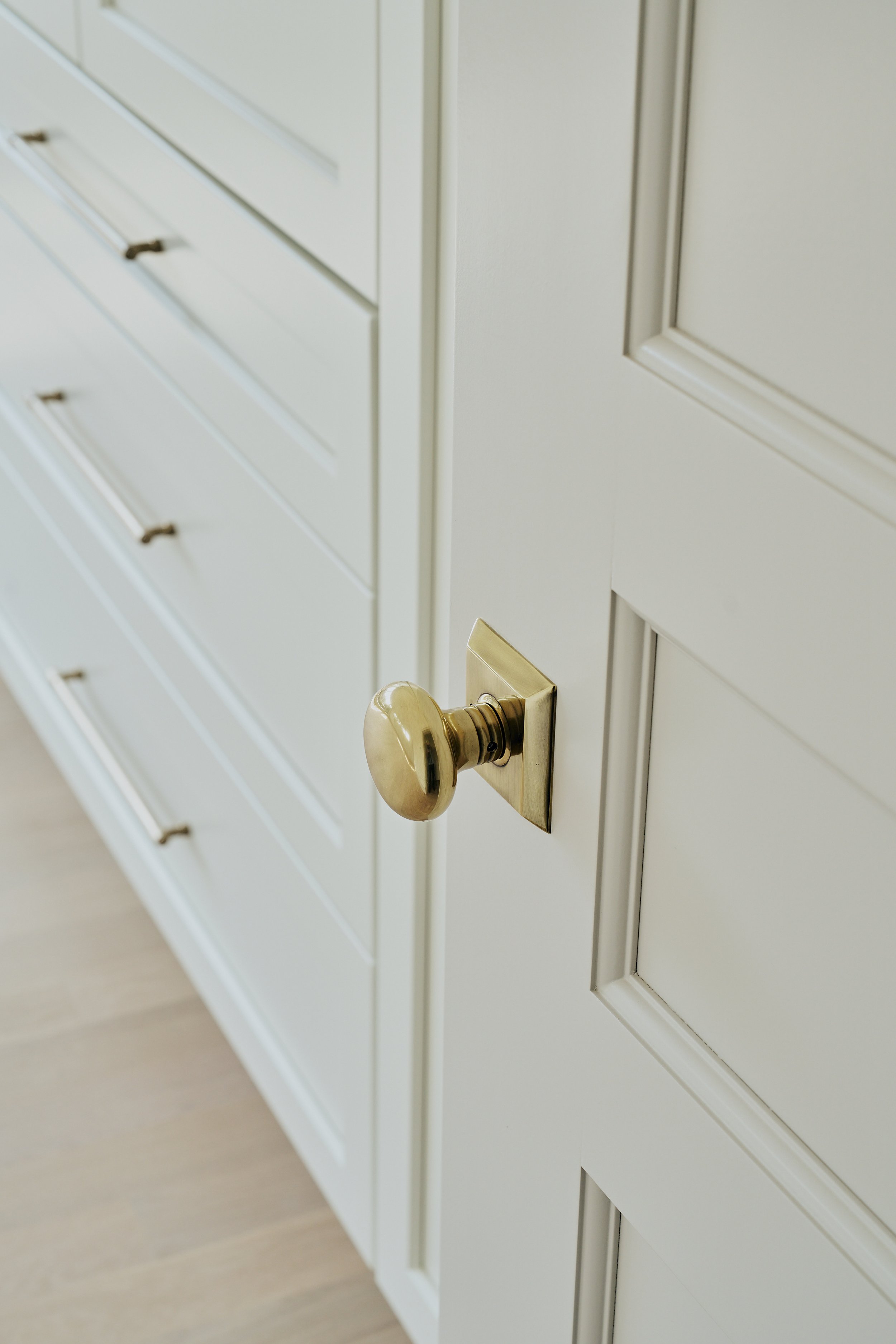 detail brass door handle.jpg