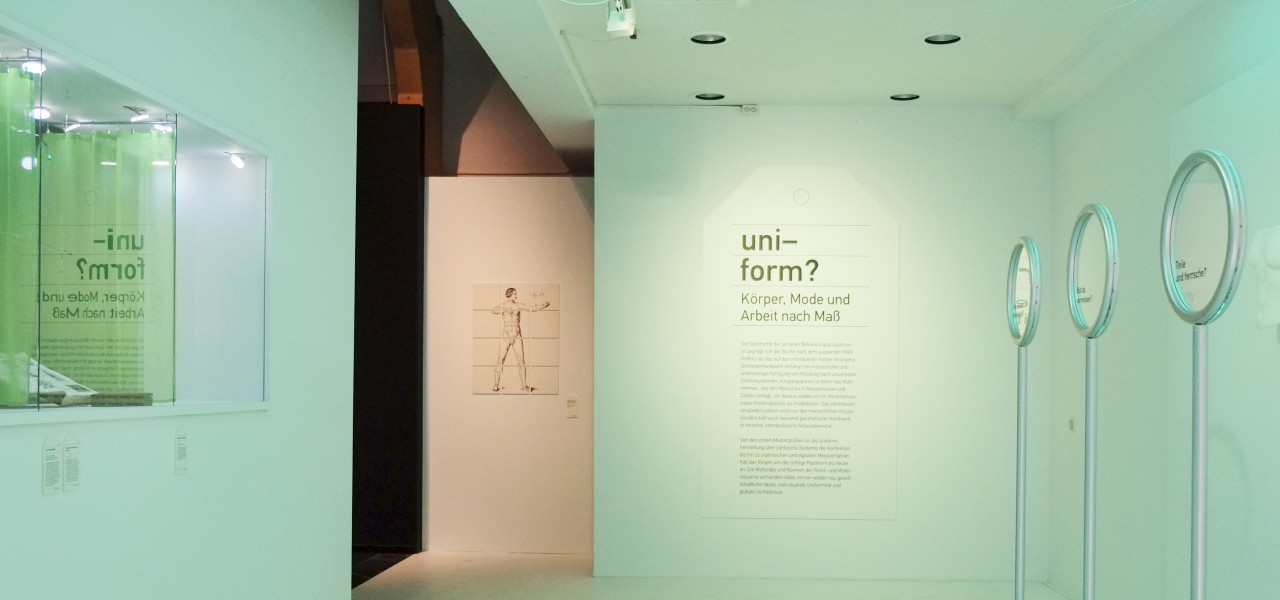 Co-Designer for the 2016 exhibition “Uni-Form? Körper, Mode, und Arbeit nach Maß” (Uniform? Bodies, Fashion, and Labor: Made to Order) at Das Haus der Brandenburgisch- und Preußischen Geschichte (the House of Brandenburgian and Prussian History) in