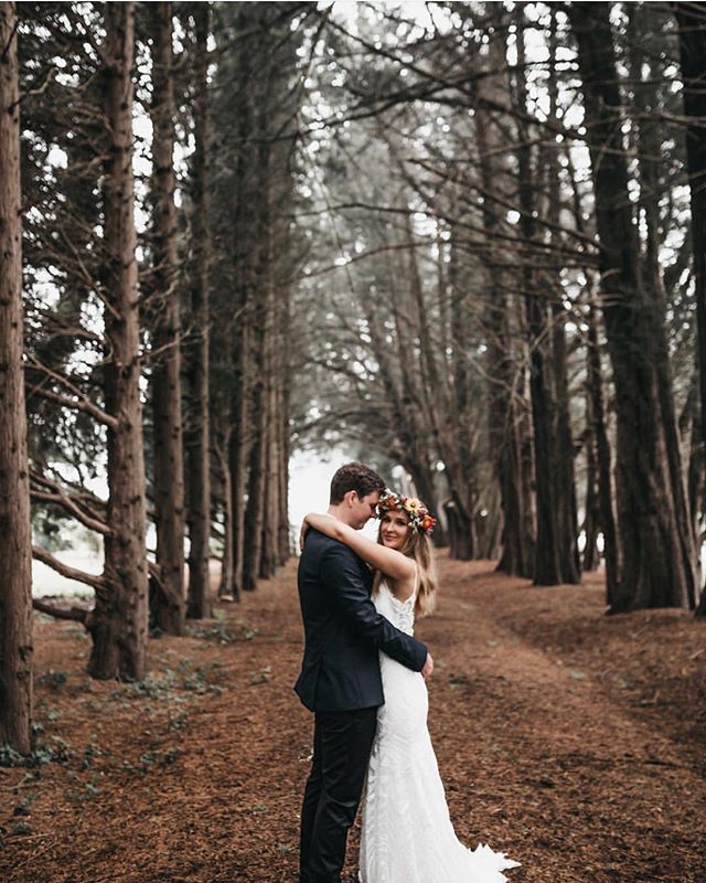 The lovely Breanna and Nic who wed at @centennialvineyards and stayed and prepared for their wedding at @arafel_park - looking so beautiful in our Pine Grove! We love getting to host bridal parties, so much love and beautiful spots in The Park for pr