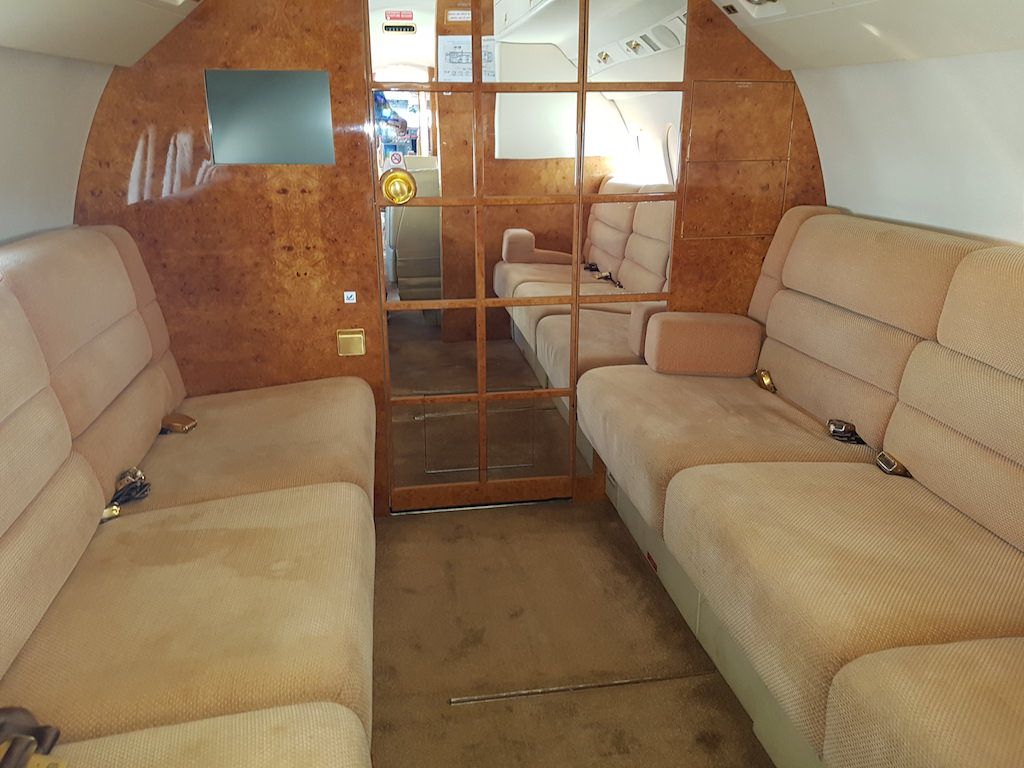 Falcon 900EX 75 08.jpeg